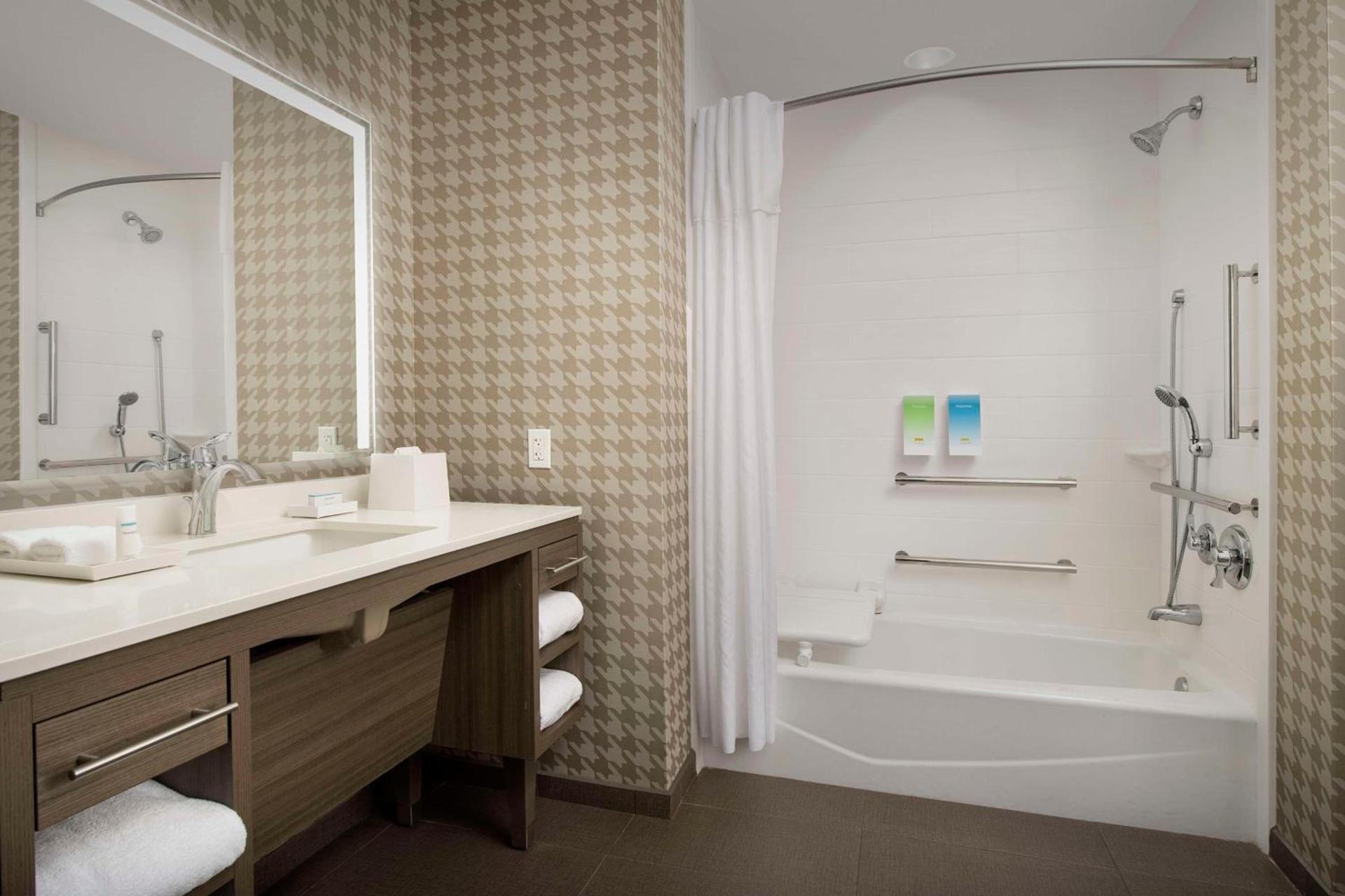 Home2 Suites By Hilton Clovis Fresno Airport photo 26