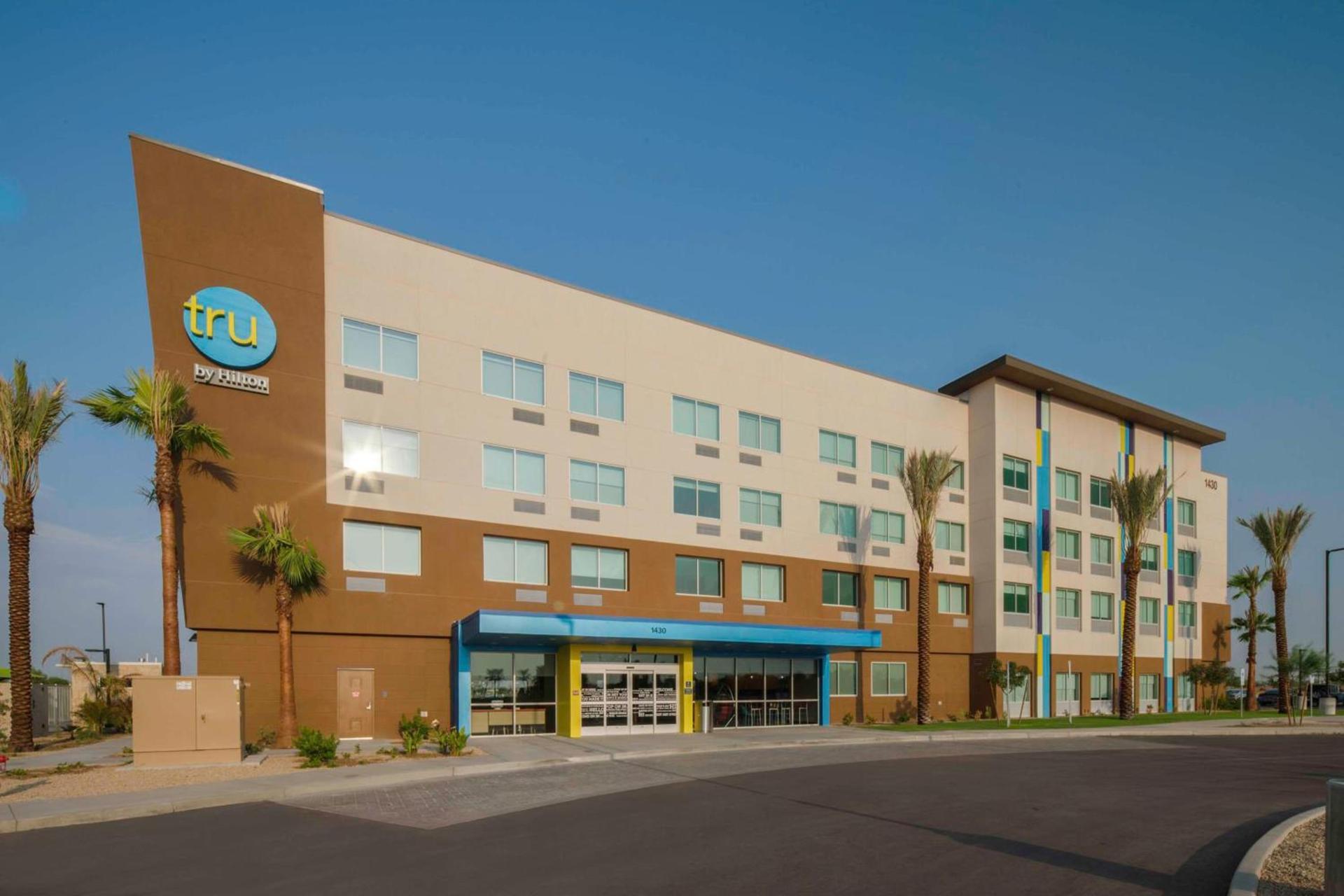 Tru By Hilton Goodyear Phoenix West, Az photo 2