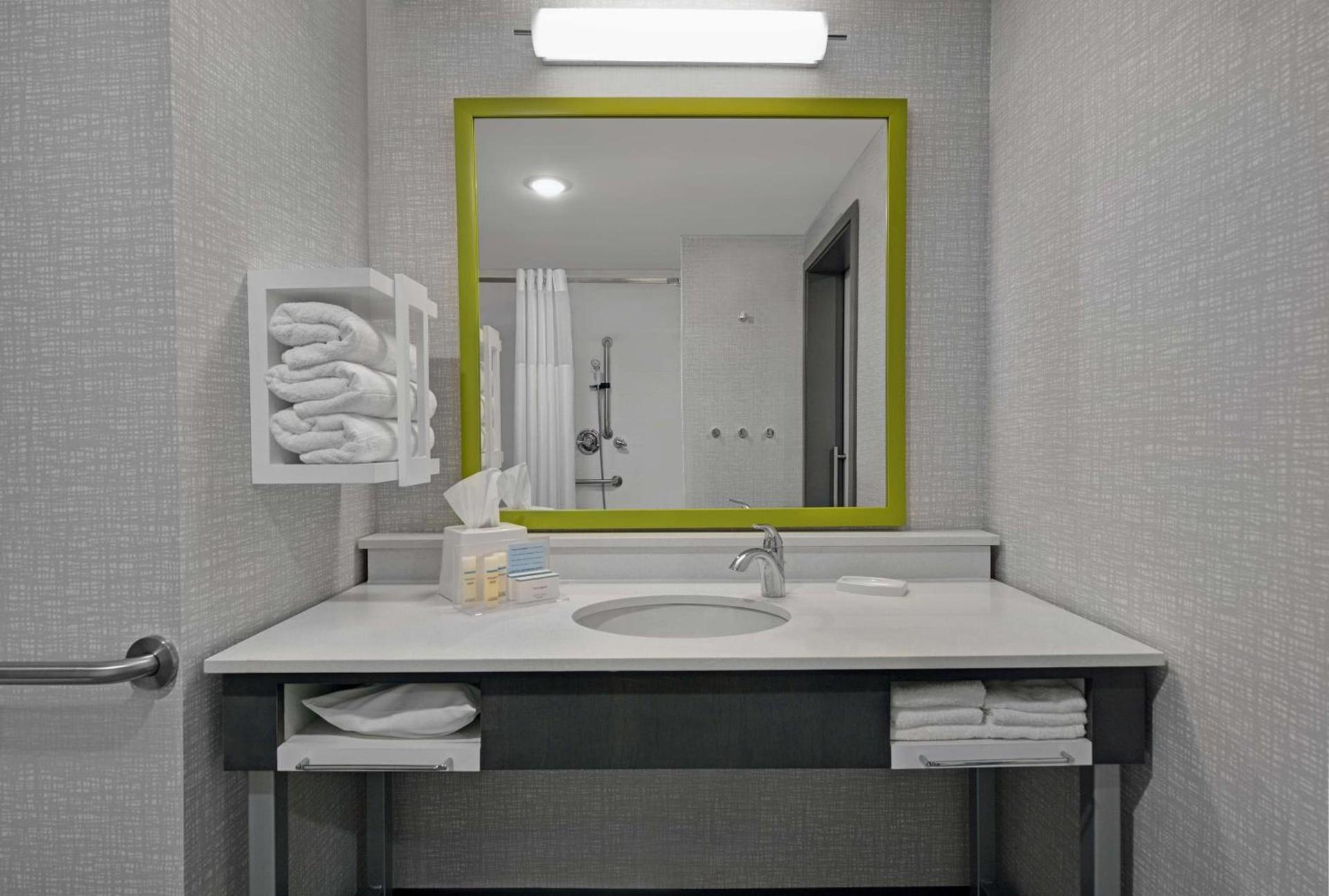Hampton Inn And Suites Macclenny I-10 photo 23