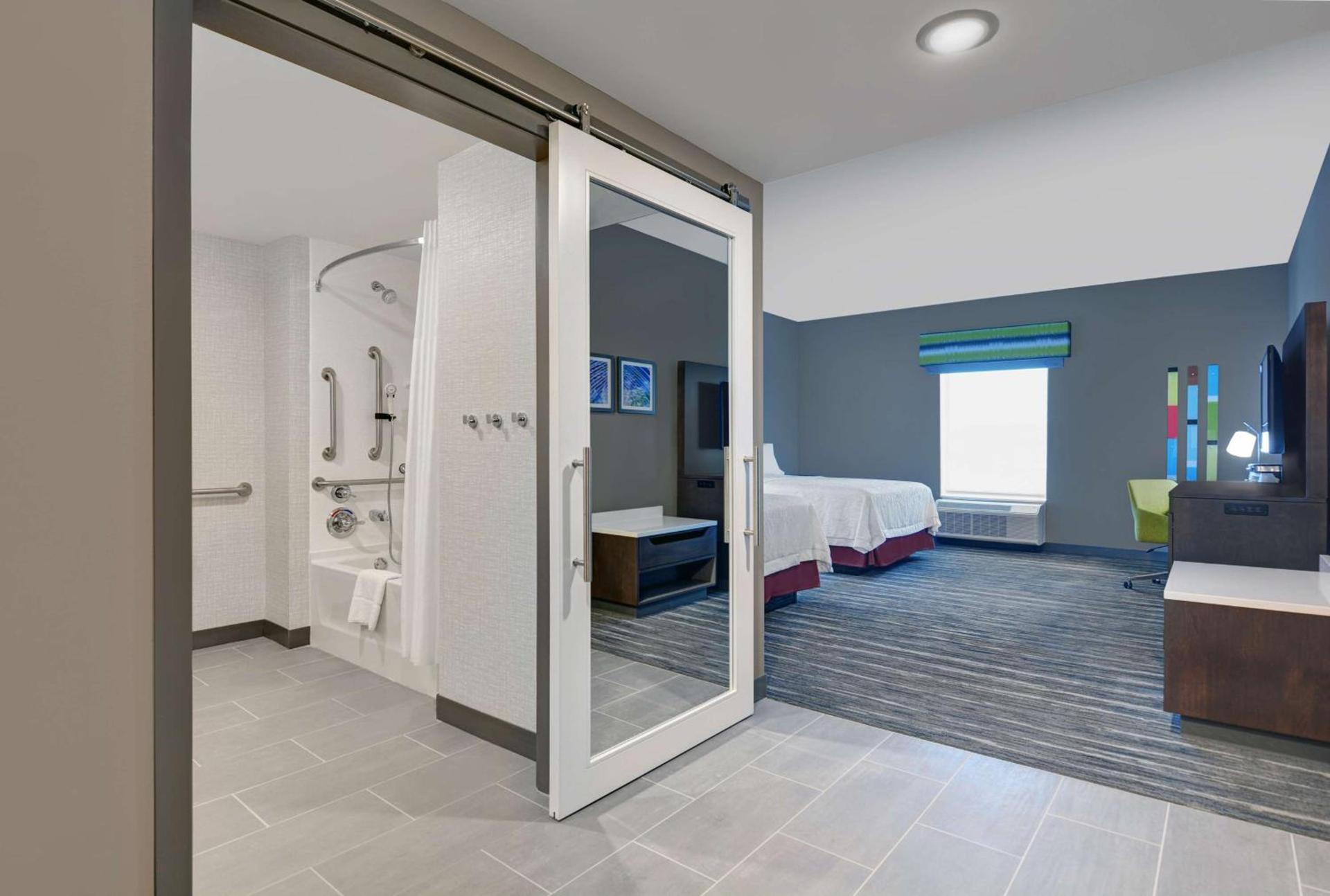 Hampton Inn And Suites Macclenny I-10 photo 29