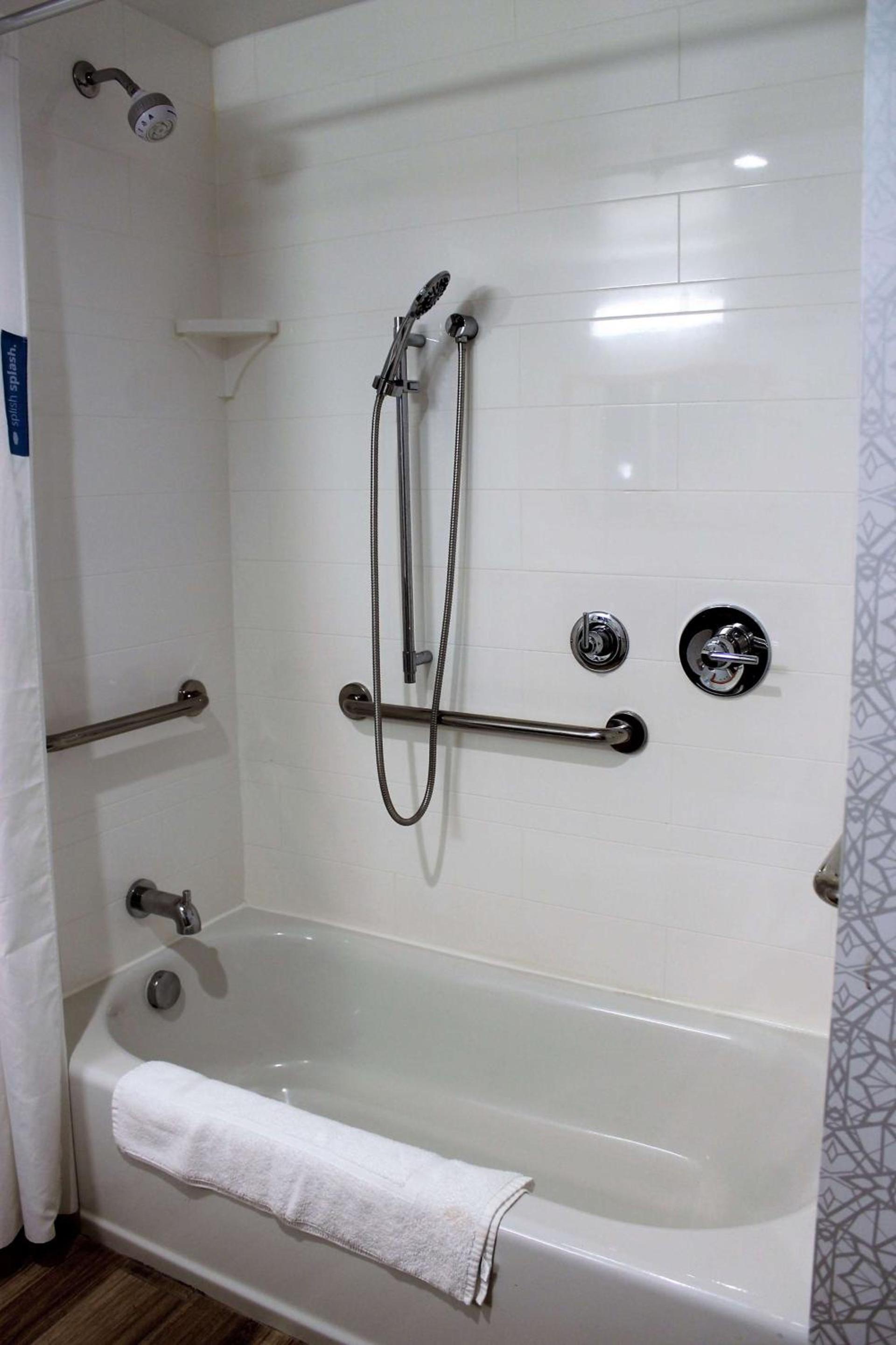 Hampton Inn Lexington photo 50