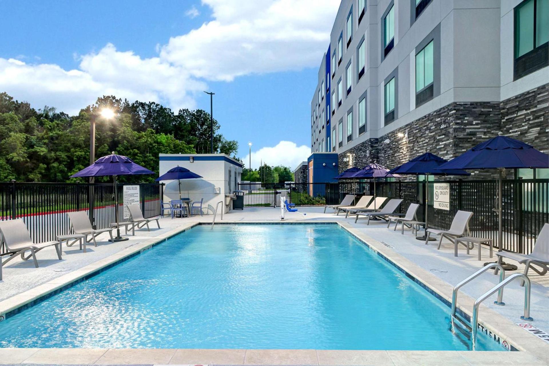 Hampton Inn & Suites Houston East Beltway 8, Tx photo 13