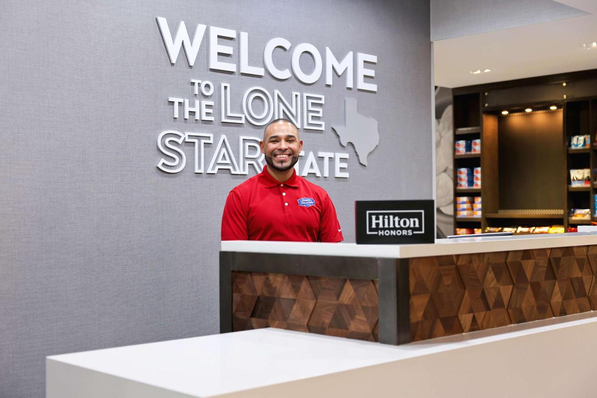Hampton Inn & Suites Houston East Beltway 8, Tx photo 11