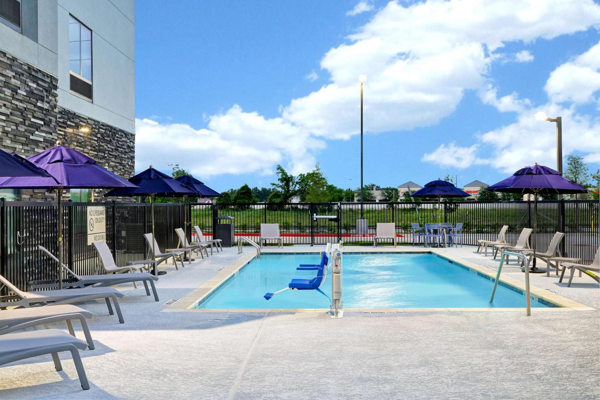 Hampton Inn & Suites Houston East Beltway 8, Tx photo 12