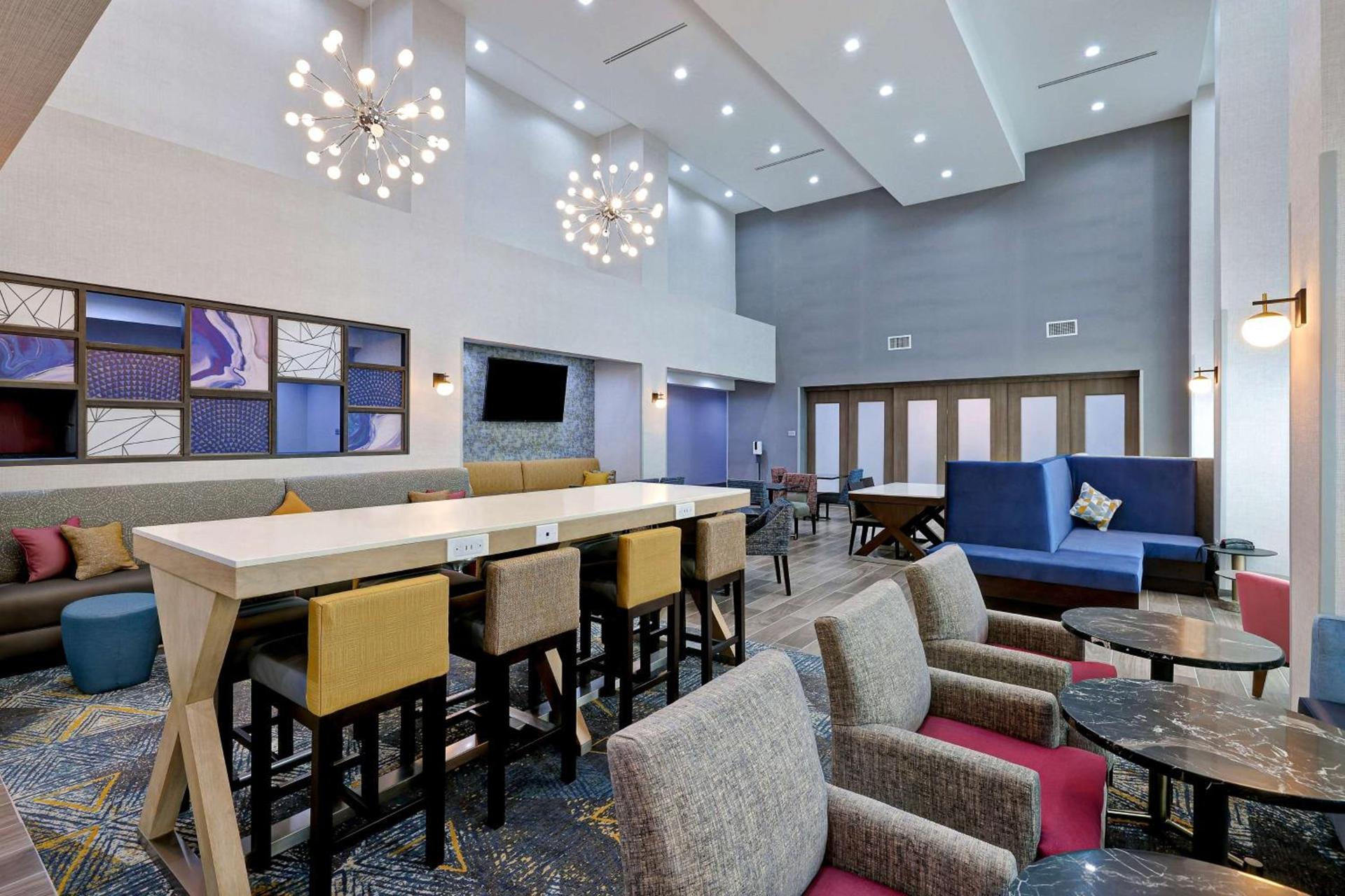 Hampton Inn & Suites Houston East Beltway 8, Tx photo 14