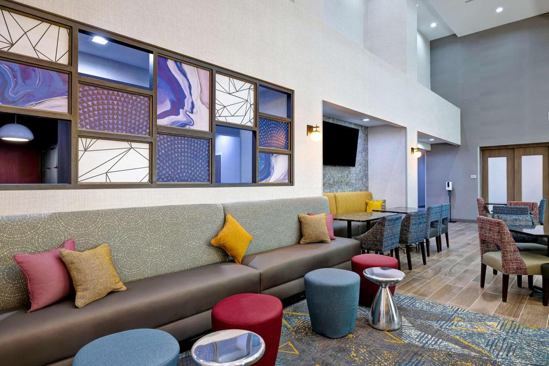 Hampton Inn & Suites Houston East Beltway 8, Tx photo 18