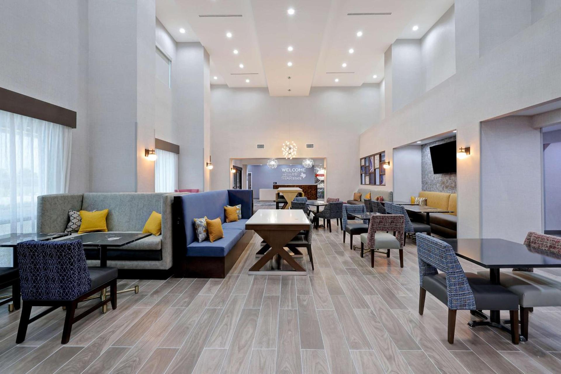 Hampton Inn & Suites Houston East Beltway 8, Tx photo 20