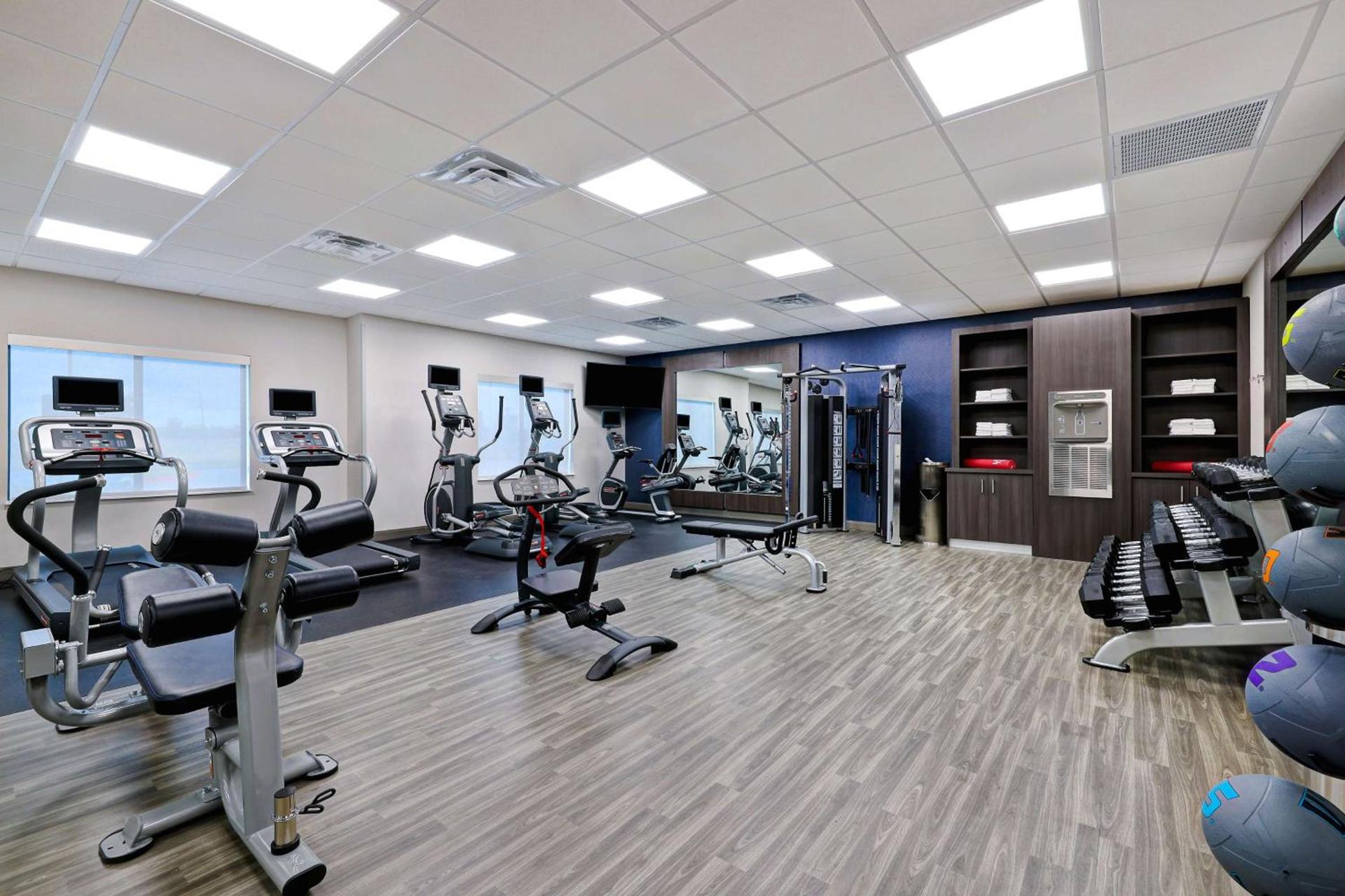 Hampton Inn & Suites Houston East Beltway 8, Tx photo 21
