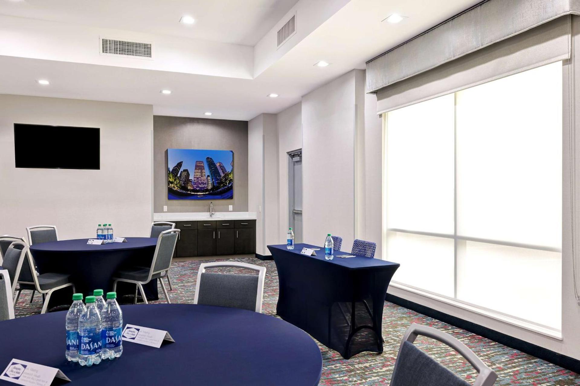 Hampton Inn & Suites Houston East Beltway 8, Tx photo 39