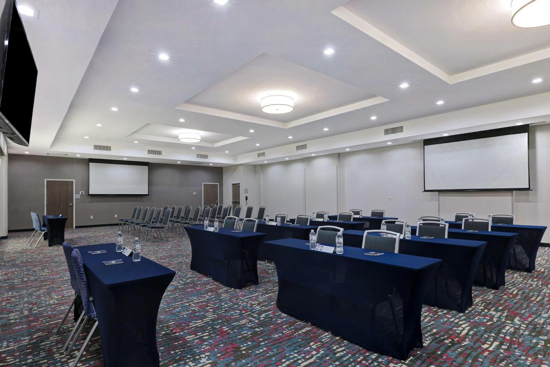 Hampton Inn & Suites Houston East Beltway 8, Tx photo 41