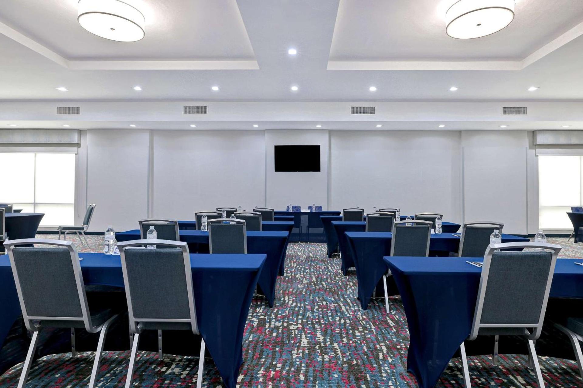 Hampton Inn & Suites Houston East Beltway 8, Tx photo 44
