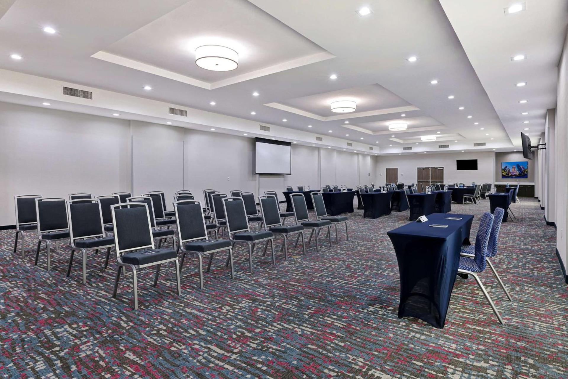 Hampton Inn & Suites Houston East Beltway 8, Tx photo 47