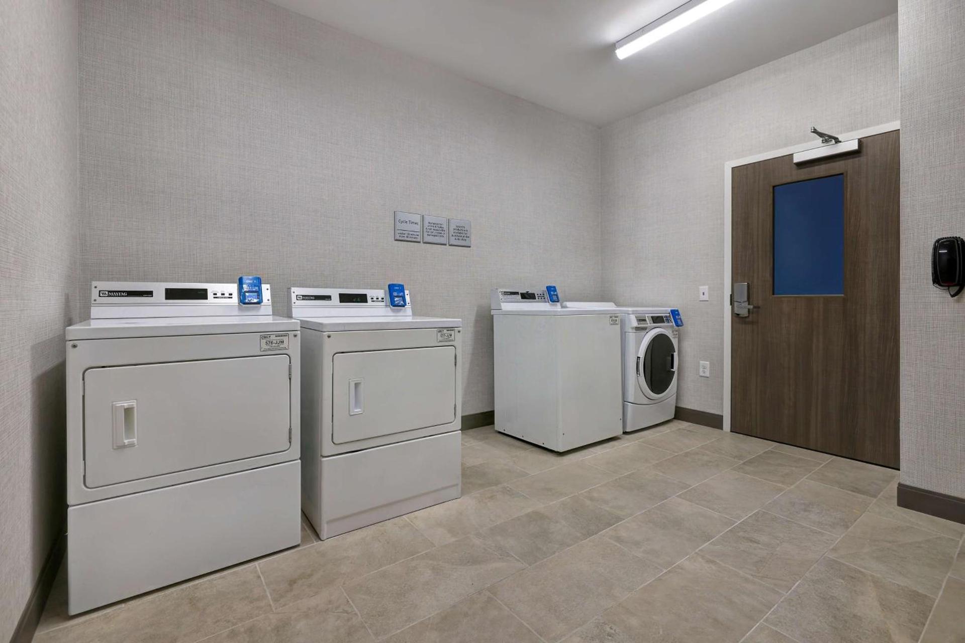 Hampton Inn & Suites Houston East Beltway 8, Tx photo 49