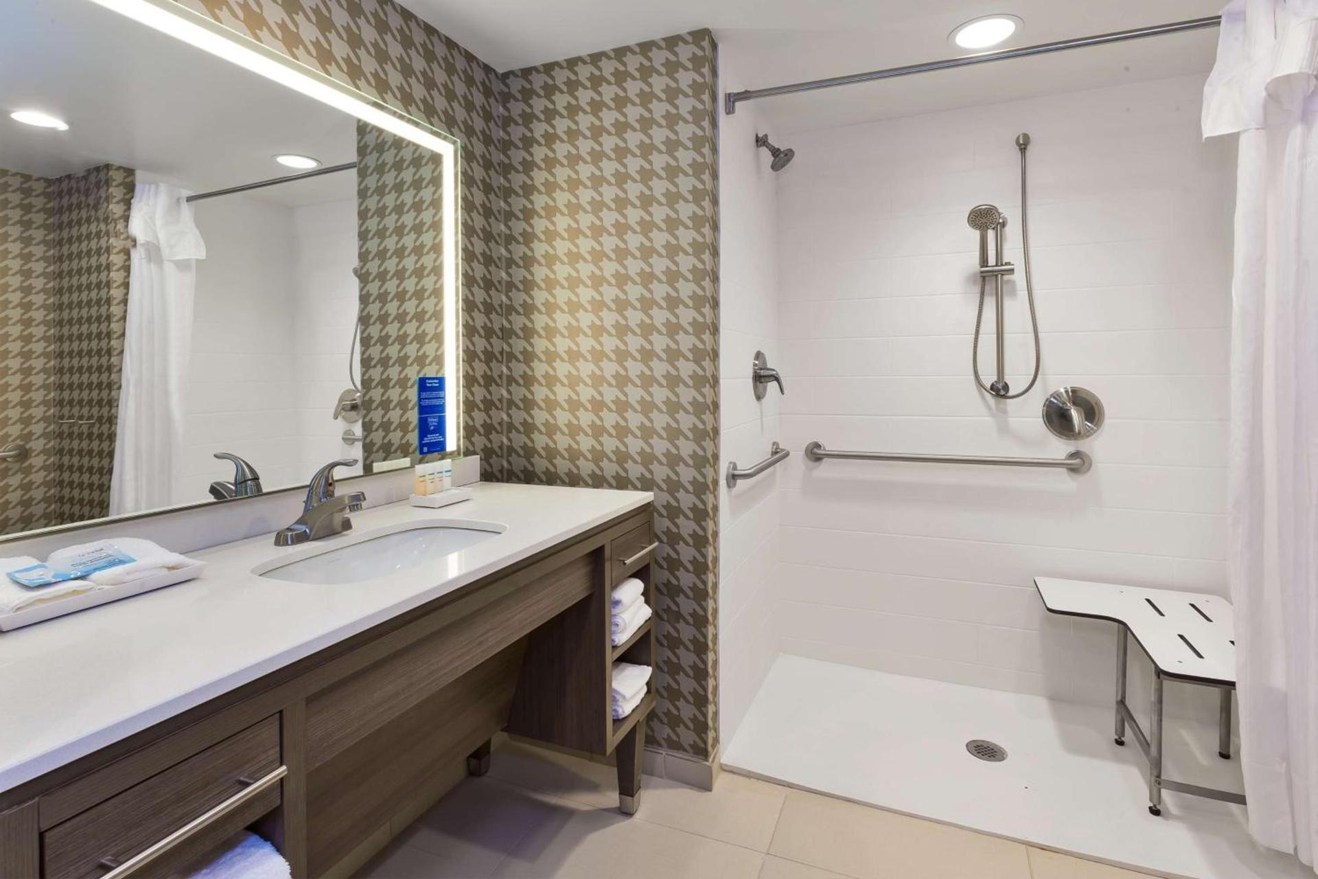 Home2 Suites Wilmington photo 12