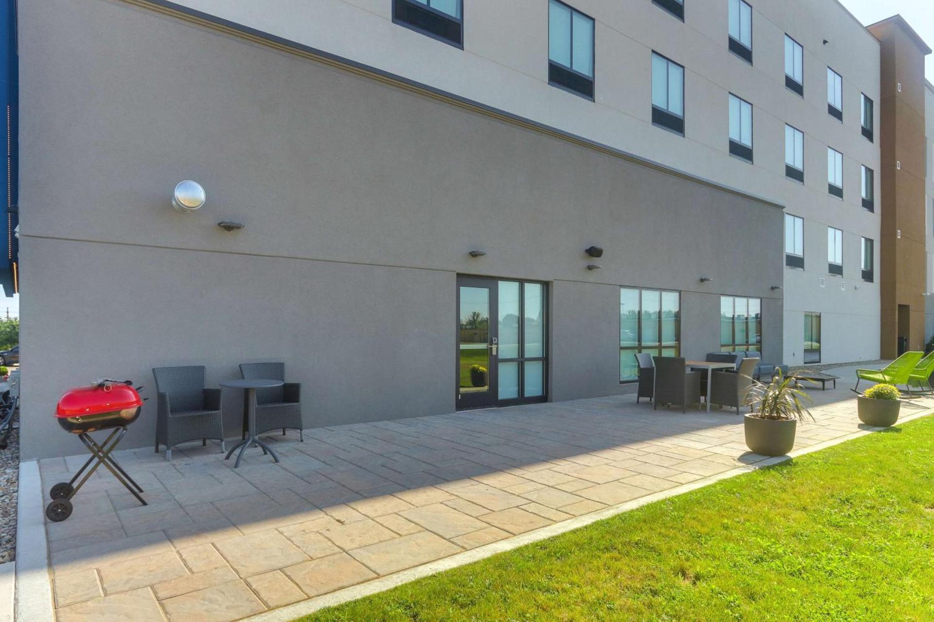Hampton Inn Lebanon, IN photo 3