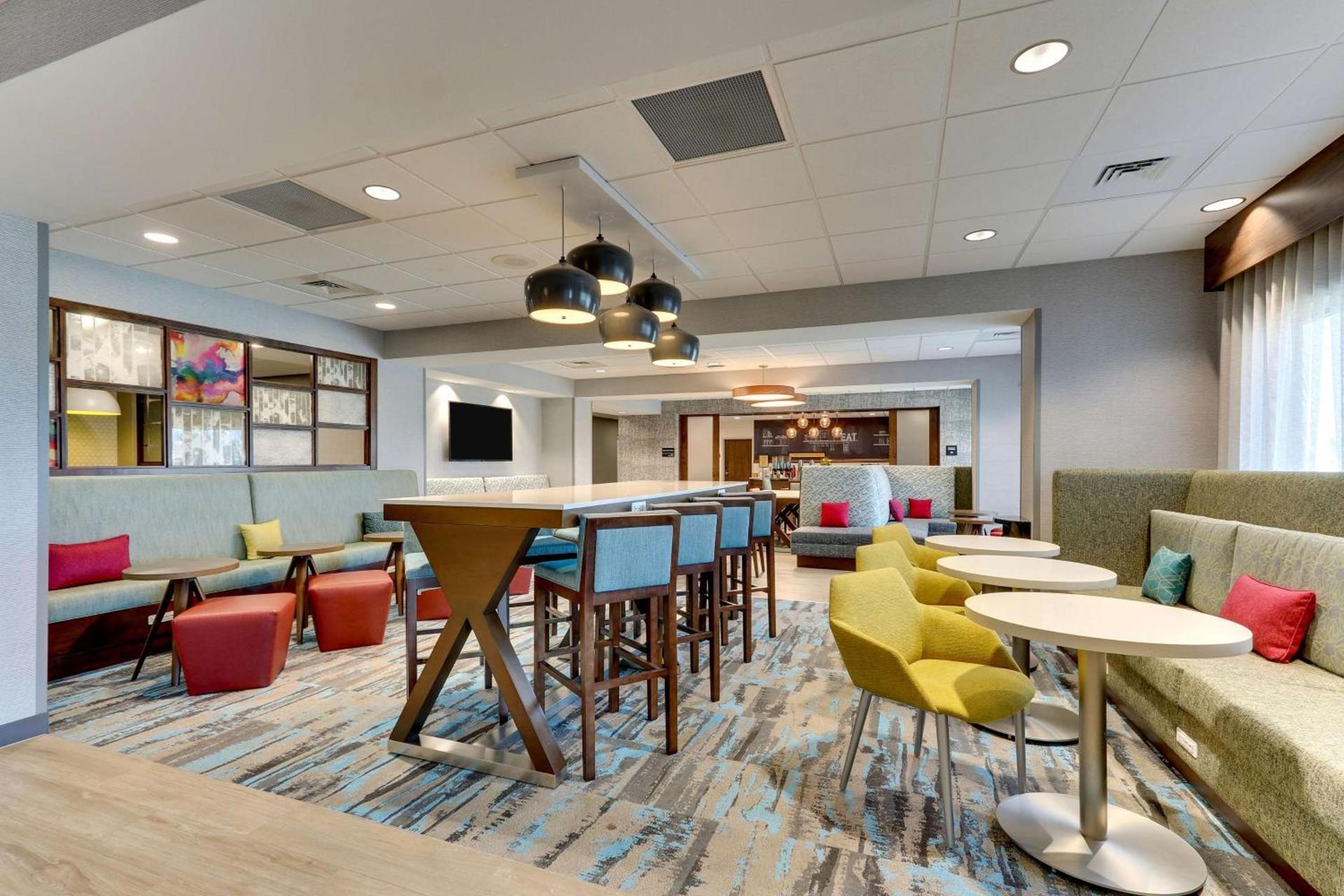 Hampton Inn Lebanon, IN photo 9
