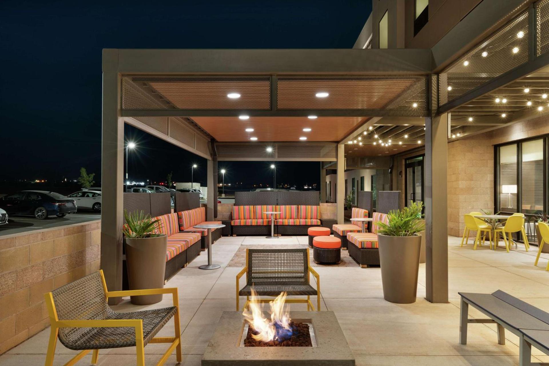 Home2 Suites By Hilton Alamogordo White Sands photo 2