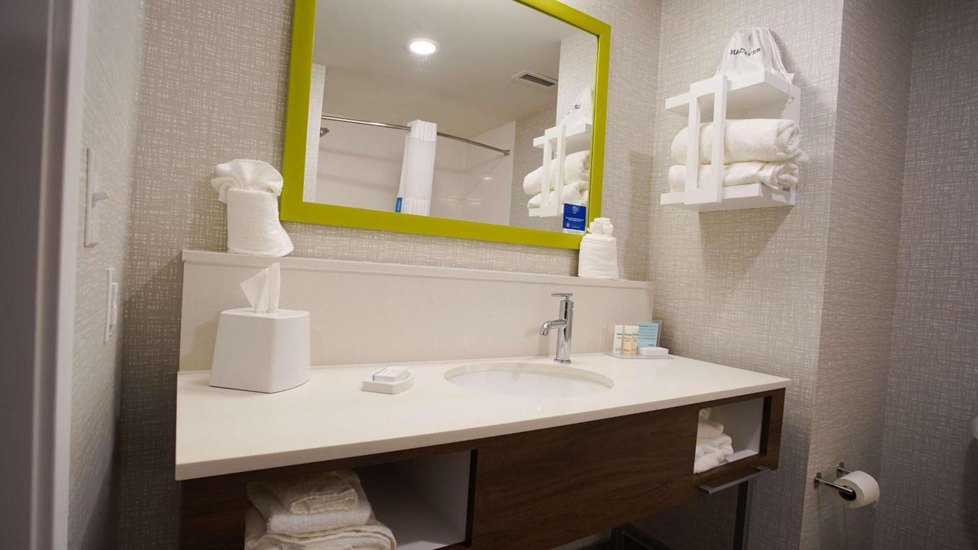 Hampton Inn & Suites St Clairsville, Oh photo 8