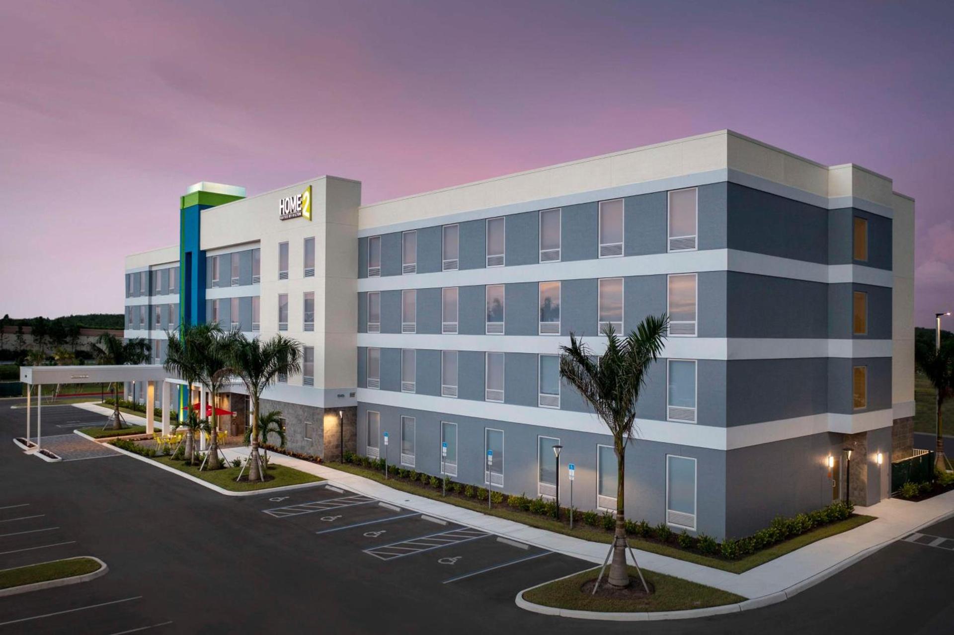 Home2 Suites by Hilton Fort Myers Airport photo 2