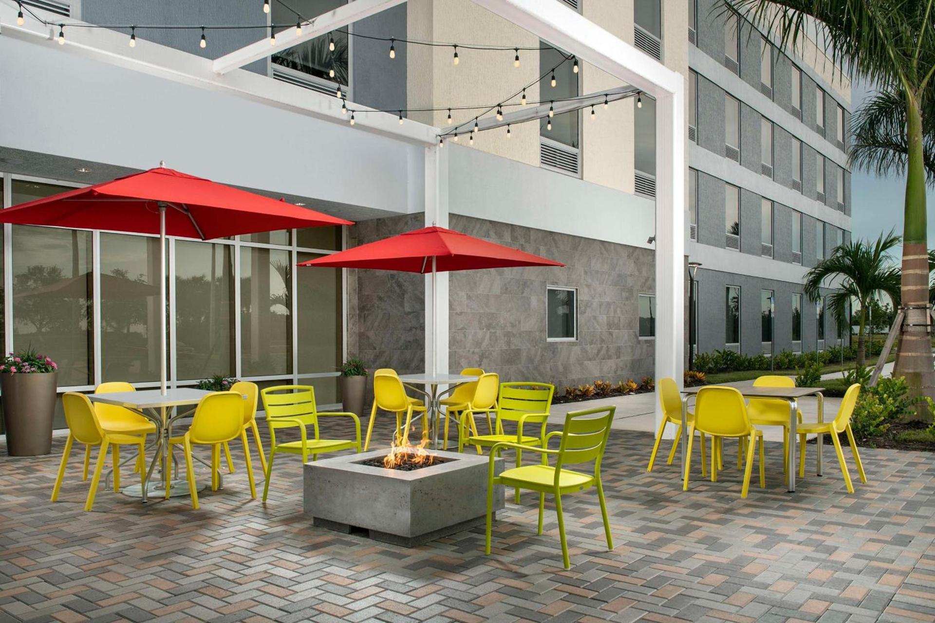 Home2 Suites by Hilton Fort Myers Airport photo 3