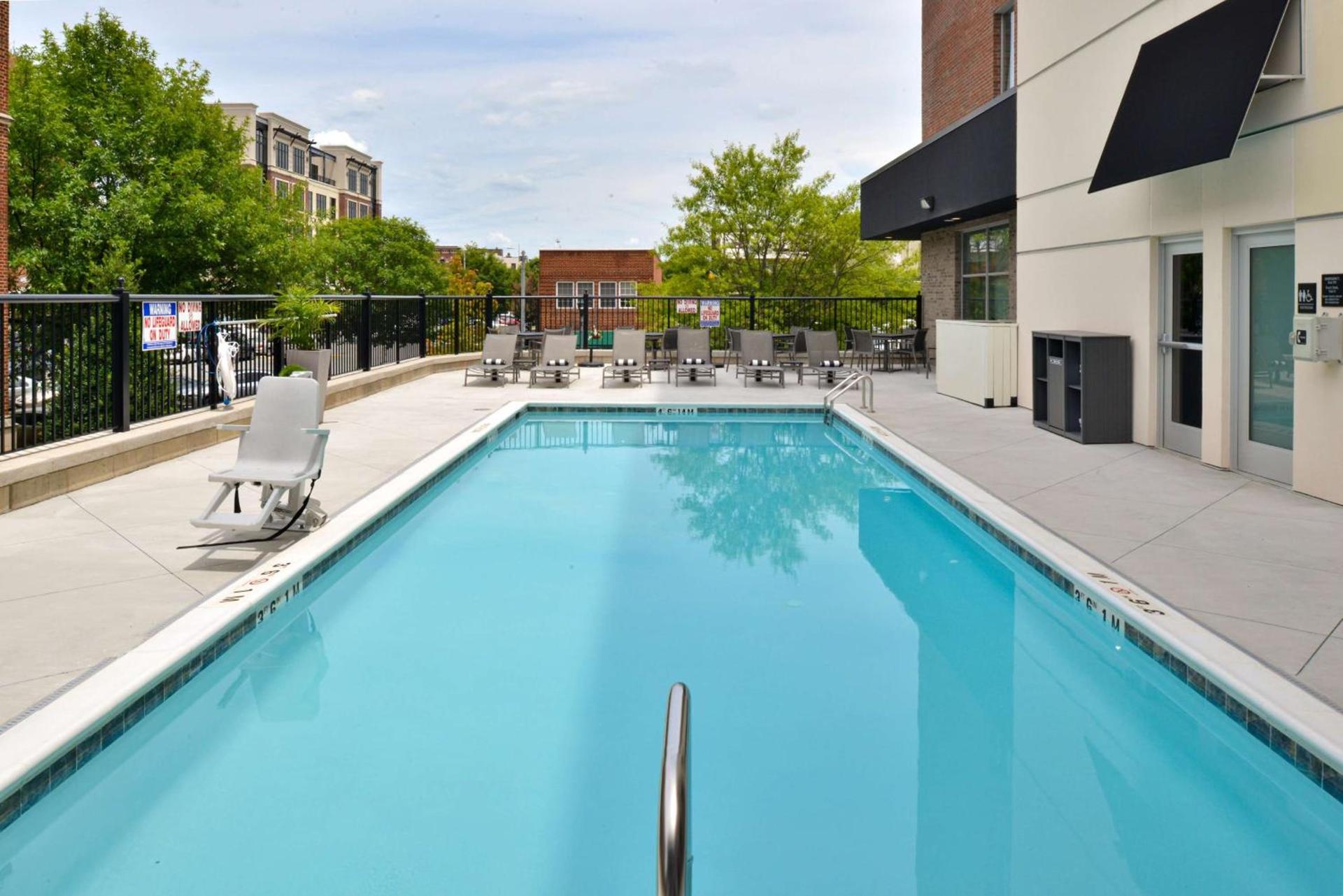 Hampton Inn & Suites Greensboro Downtown, Nc photo 11