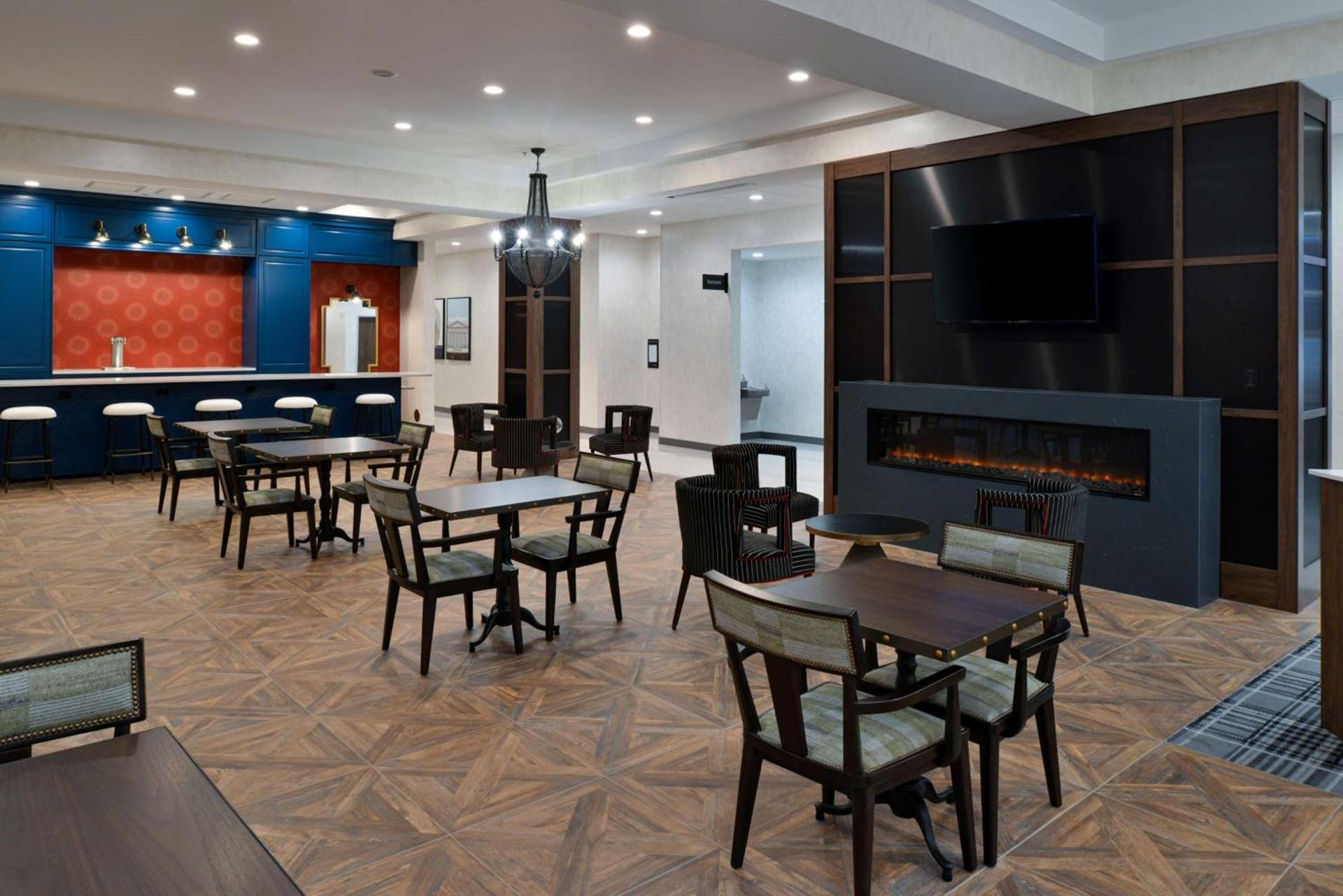 Hampton Inn & Suites Greensboro Downtown, Nc photo 15