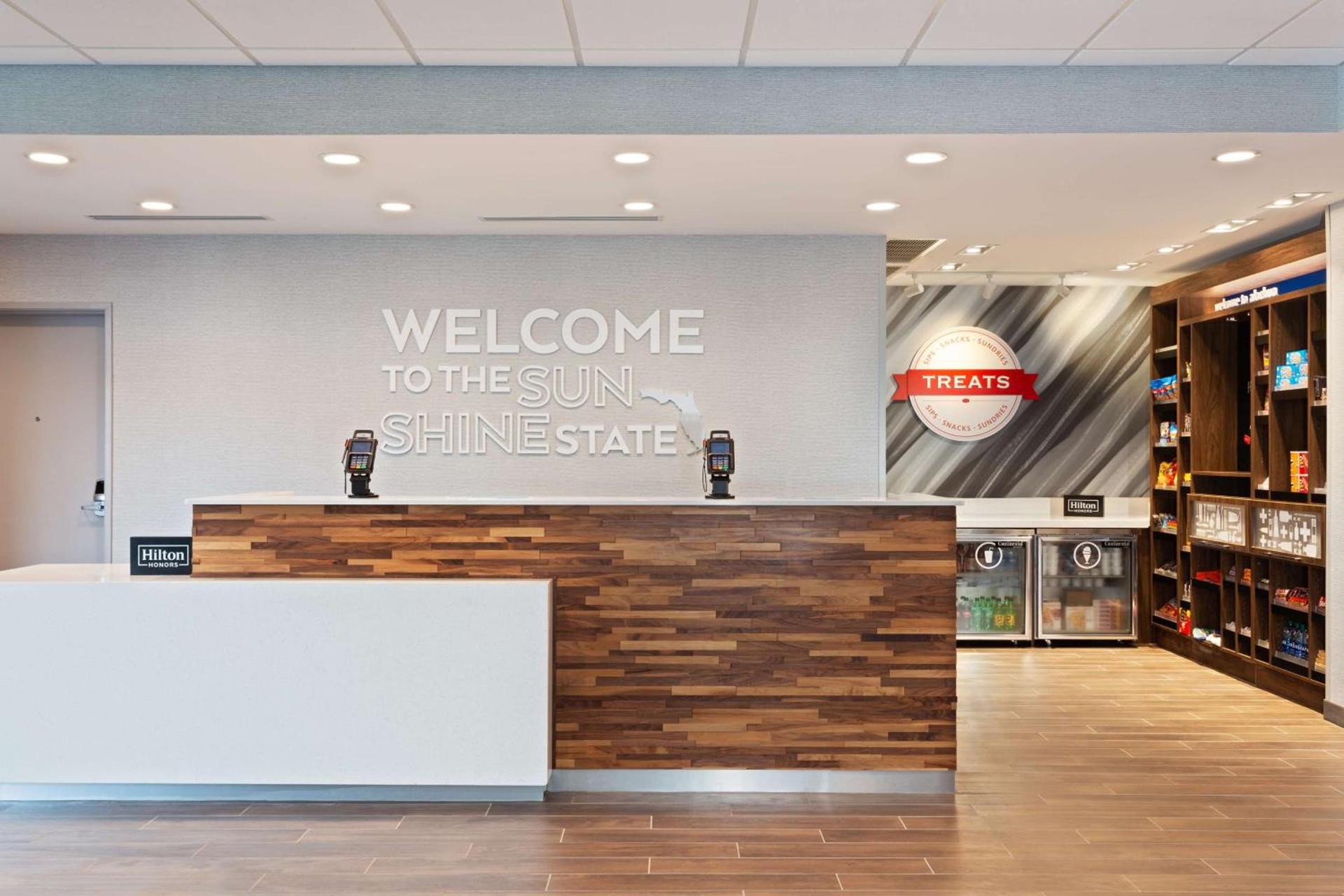 Hampton Inn & Suites Alachua I-75, FL photo 3