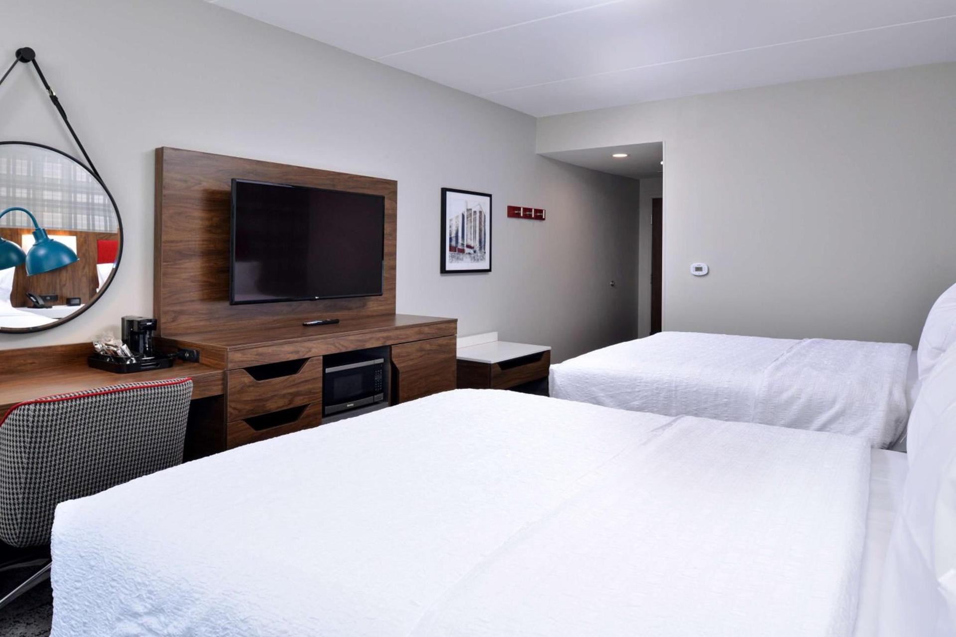 Hampton Inn & Suites Greensboro Downtown, Nc photo 25