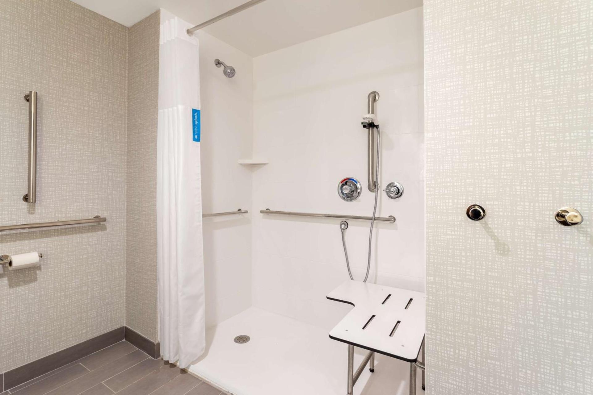 Hampton Inn & Suites Alachua I-75, FL photo 9