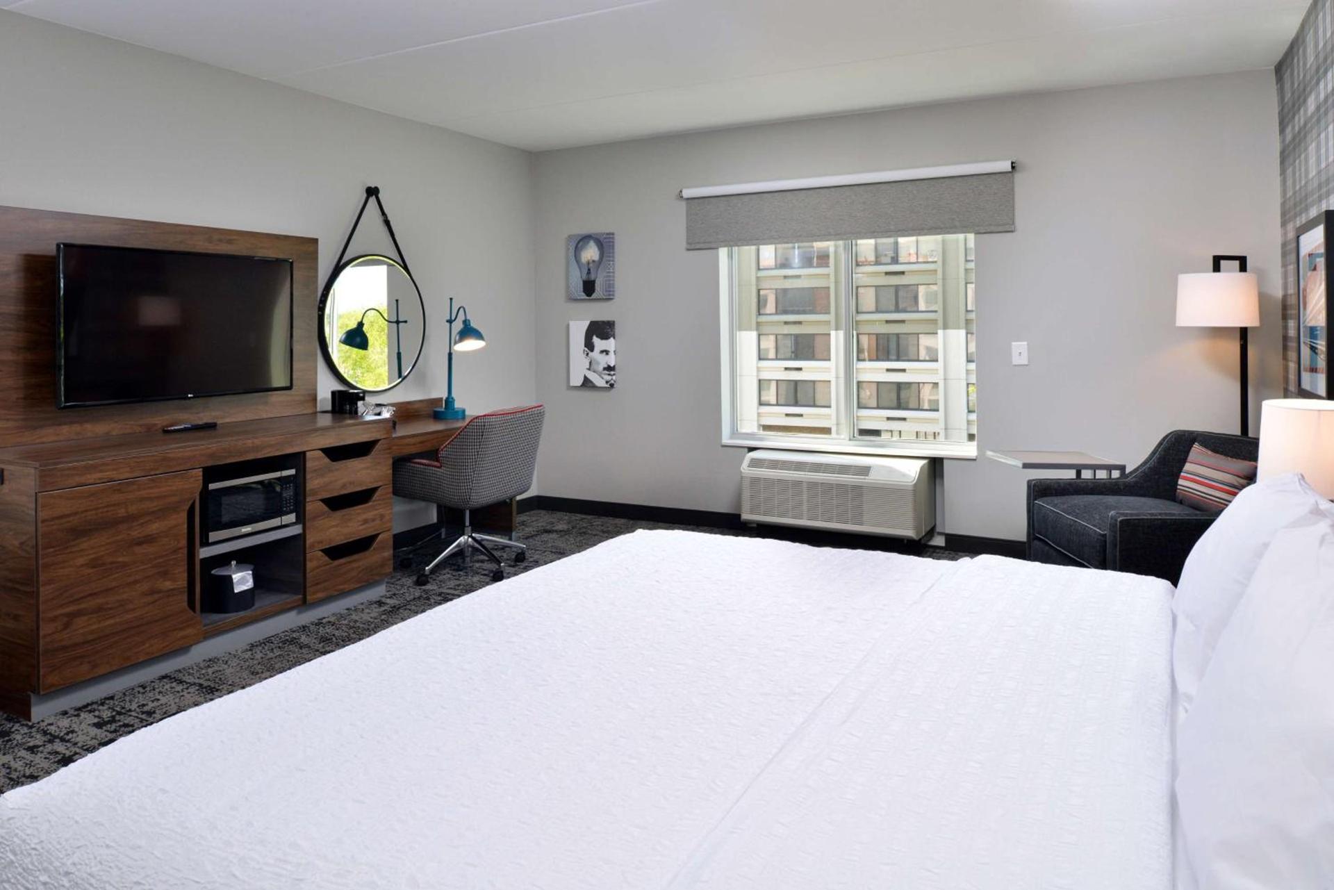 Hampton Inn & Suites Greensboro Downtown, Nc photo 29