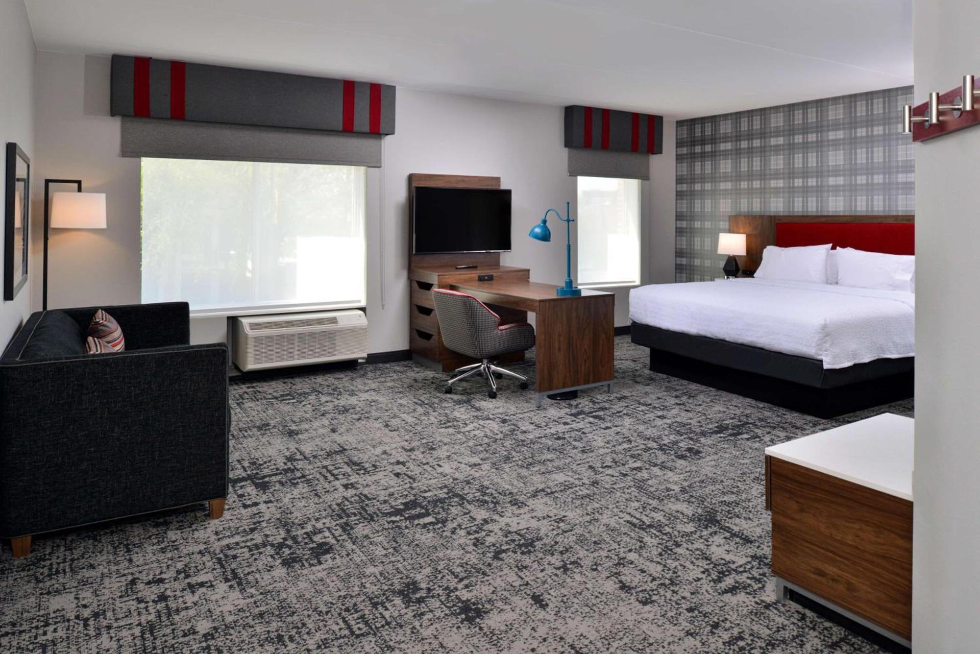 Hampton Inn & Suites Greensboro Downtown, Nc photo 33