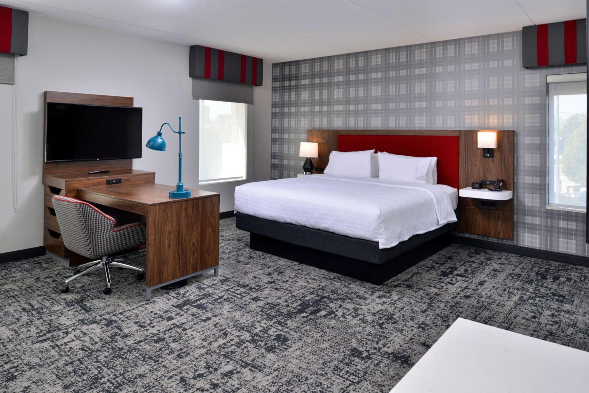 Hampton Inn & Suites Greensboro Downtown, Nc photo 34