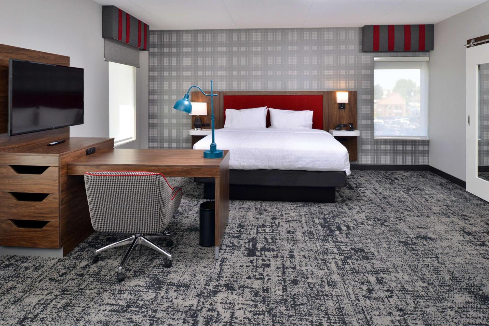 Hampton Inn & Suites Greensboro Downtown, Nc photo 35