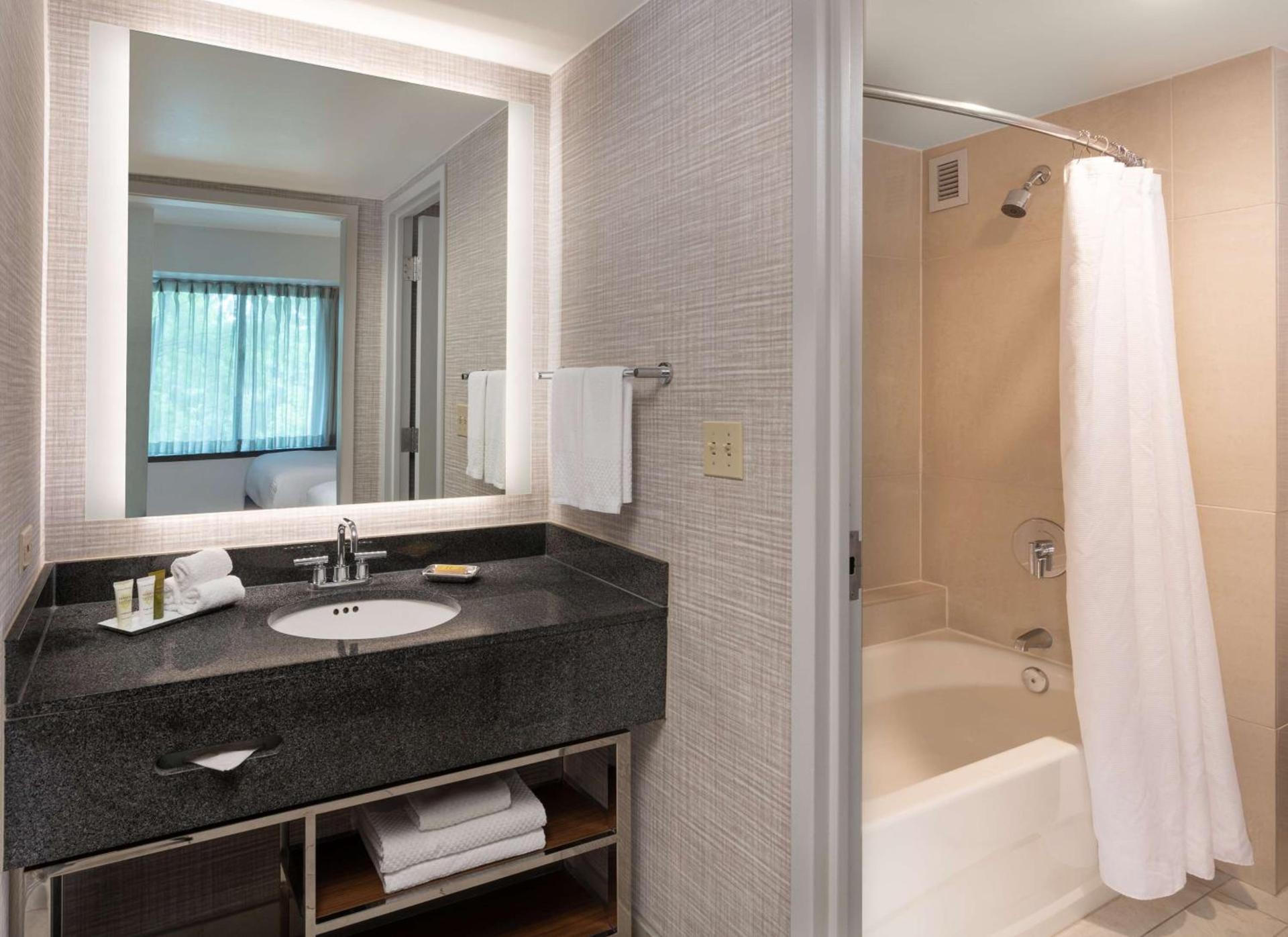 Hilton Fairfax, Va photo 21