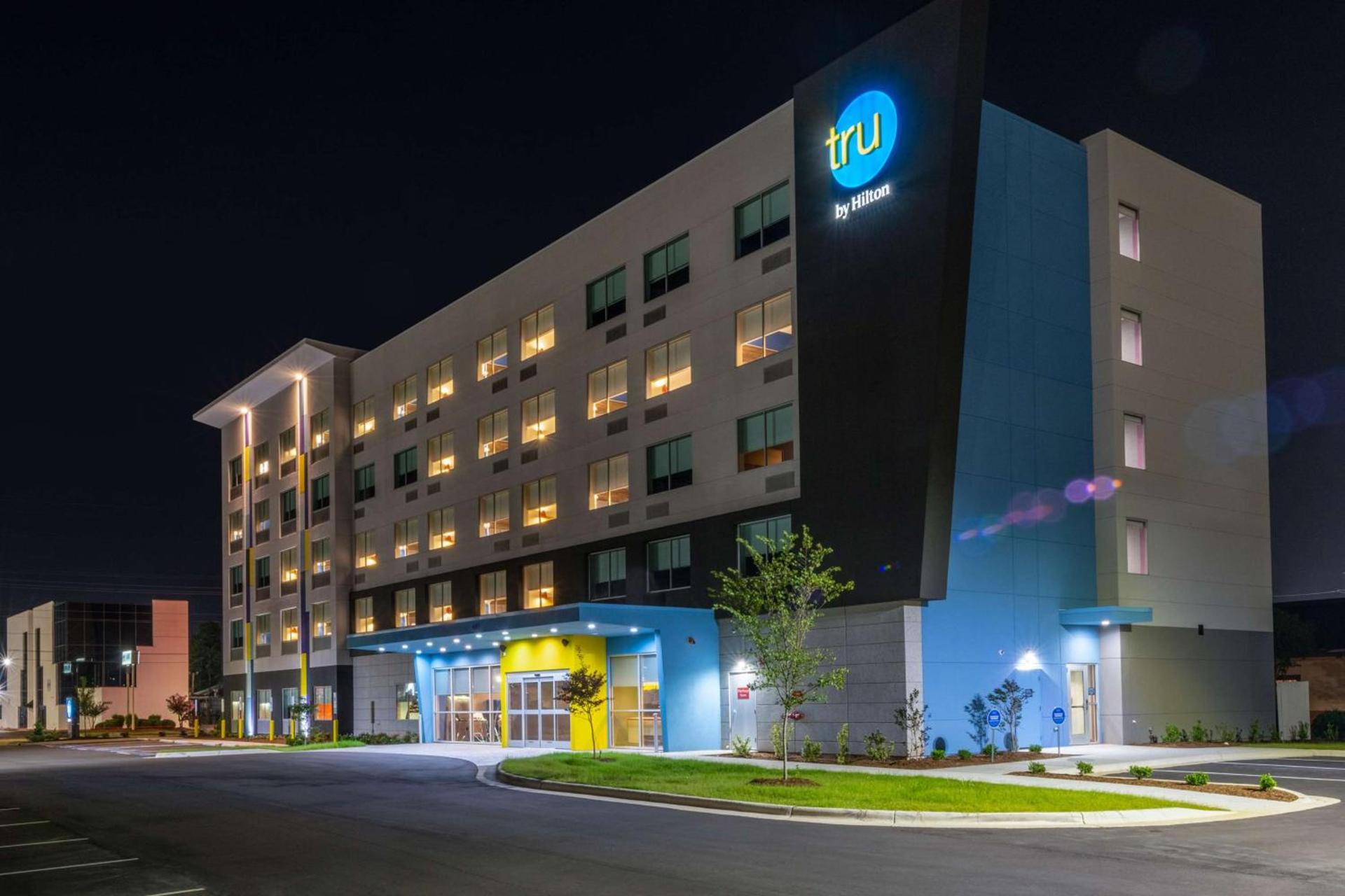 Tru By Hilton Fayetteville Fort Bragg photo 2