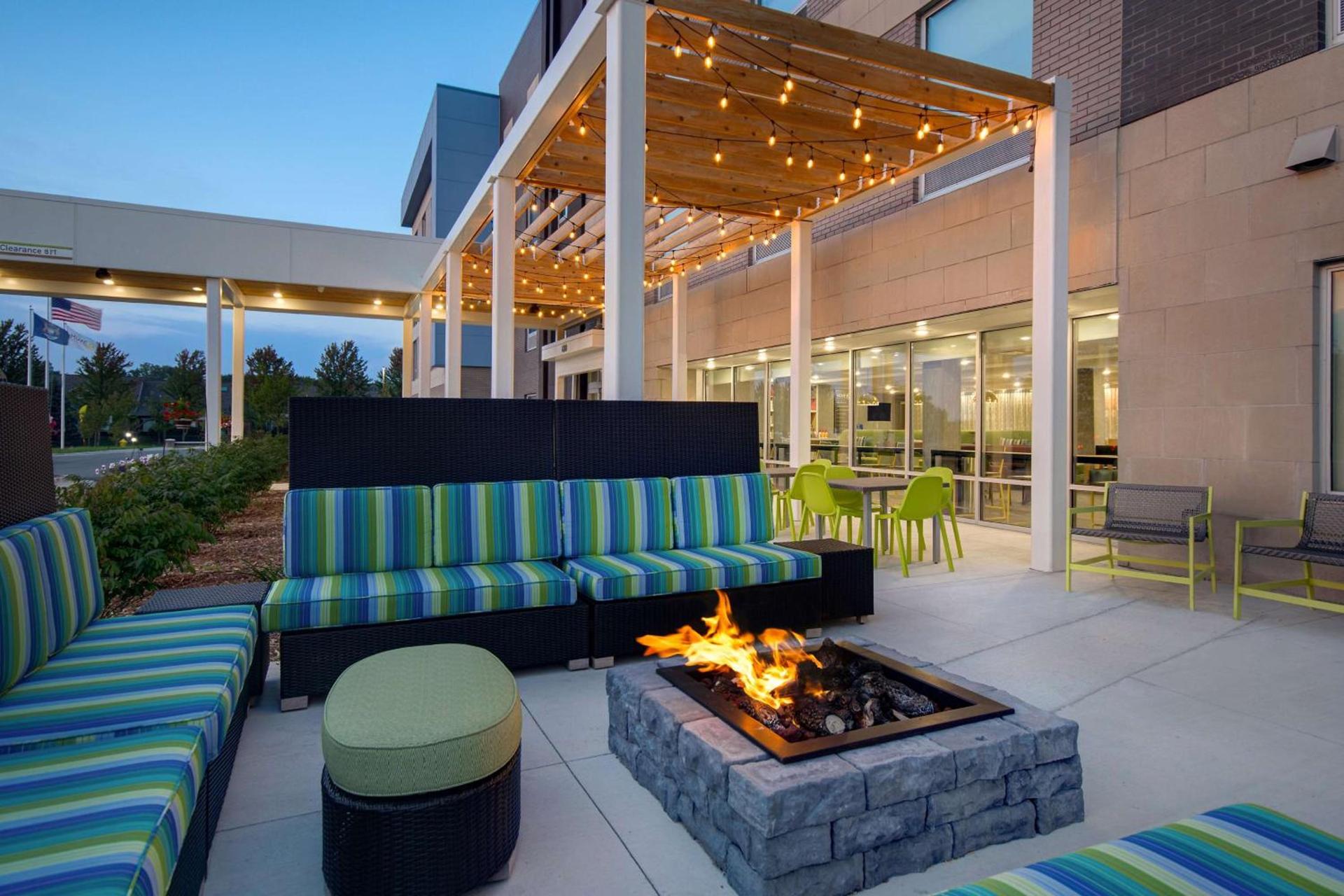 Home2 Suites By Hilton Grand Rapids Airport photo 6
