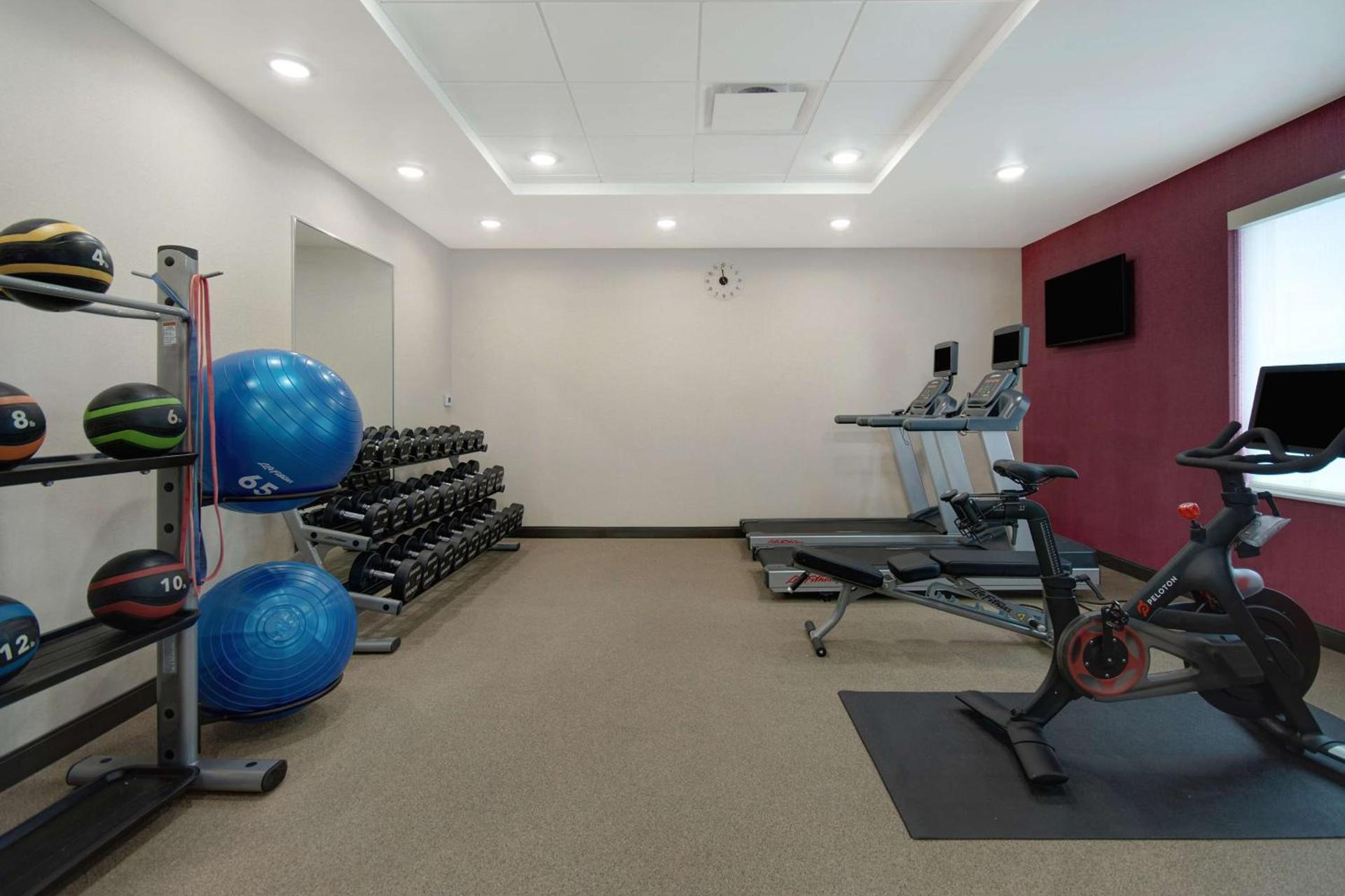 Home2 Suites By Hilton Grand Rapids Airport photo 21