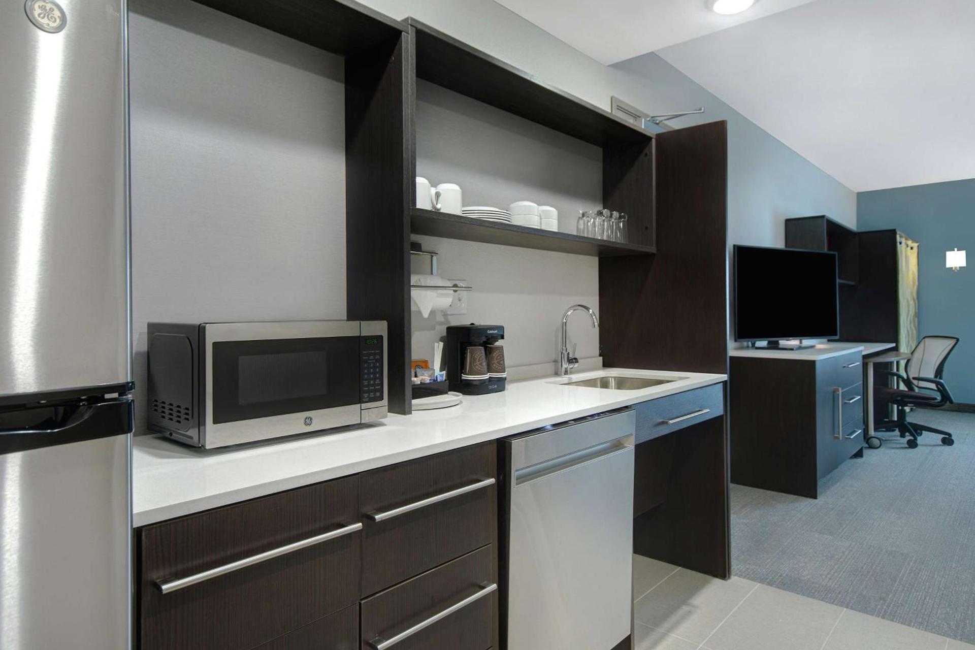 Home2 Suites By Hilton Grand Rapids Airport photo 27