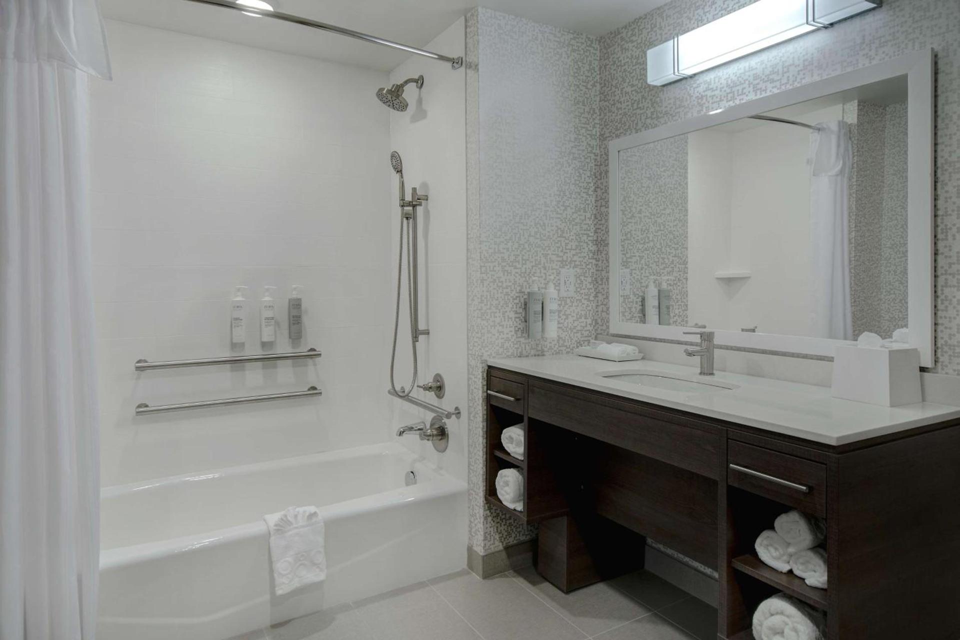 Home2 Suites By Hilton Grand Rapids Airport photo 37