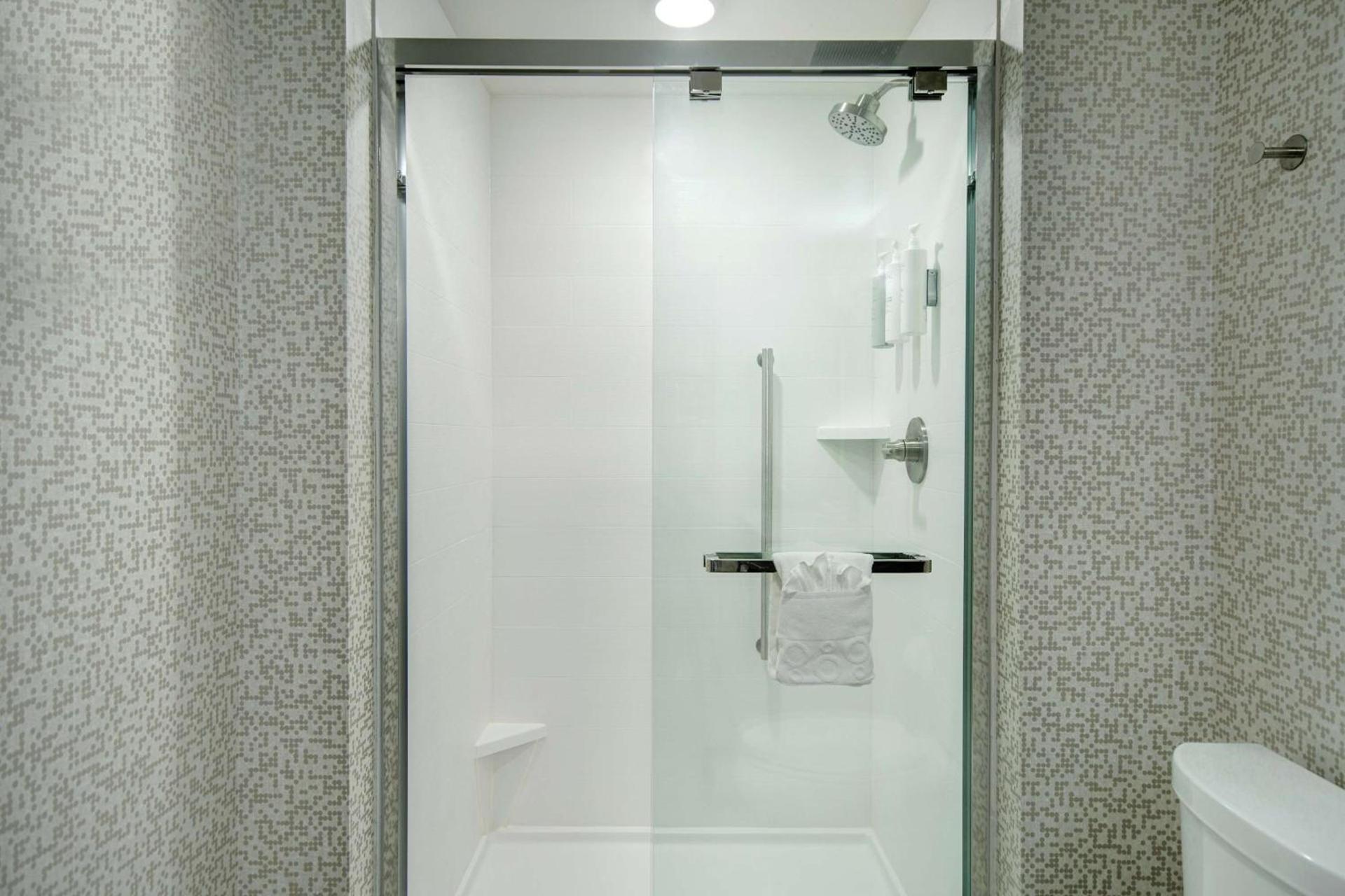 Home2 Suites By Hilton Grand Rapids Airport photo 41