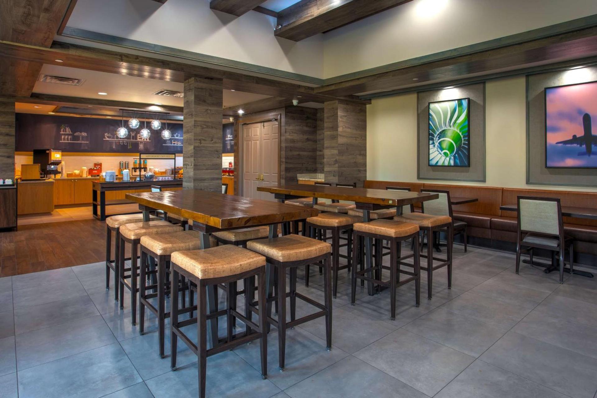 Hampton Inn & Suites By Hilton- Newark Airport Elizabeth photo 9