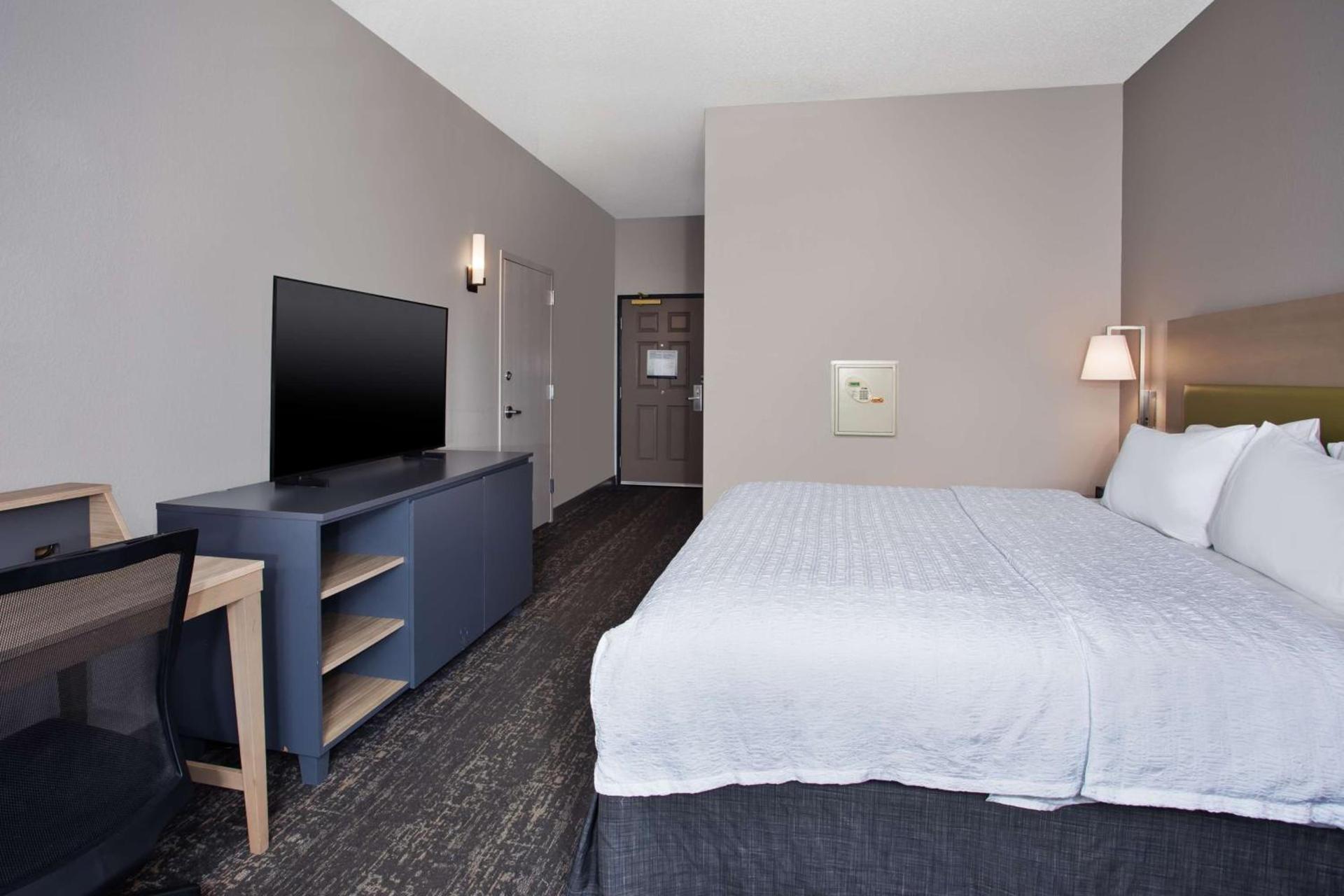 Hampton Inn & Suites By Hilton- Newark Airport Elizabeth photo 11