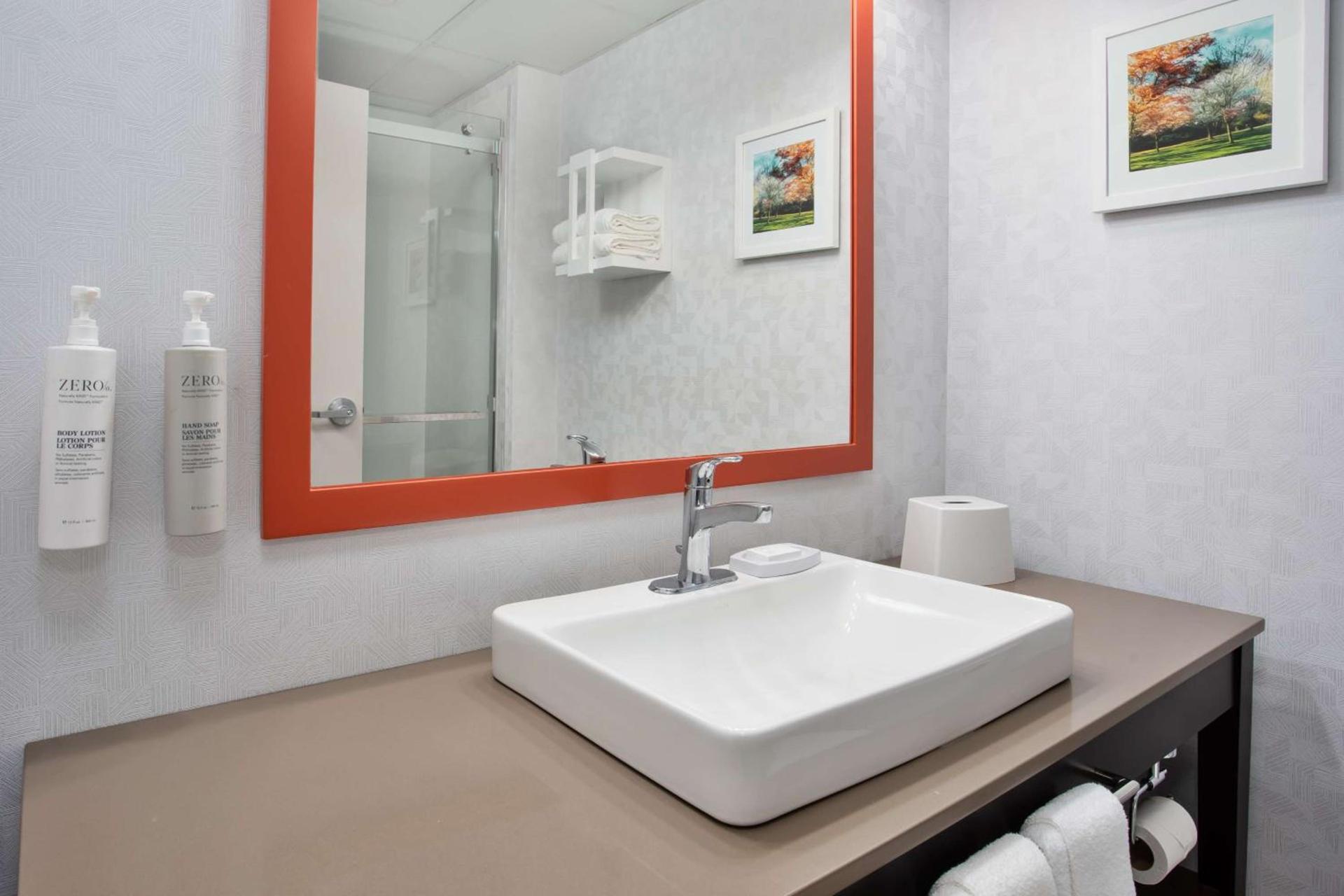 Hampton Inn & Suites By Hilton- Newark Airport Elizabeth photo 14