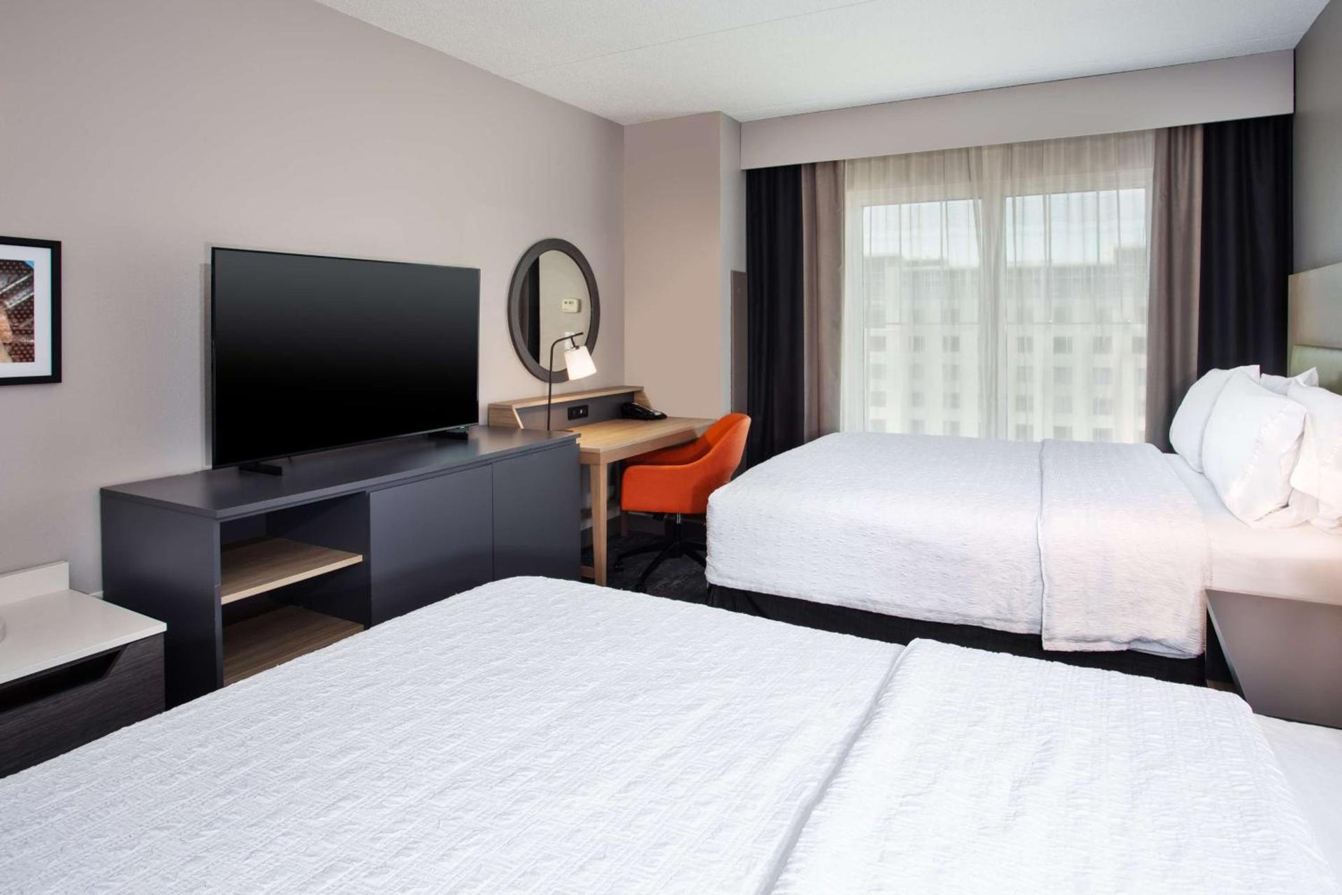 Hampton Inn & Suites By Hilton- Newark Airport Elizabeth photo 21