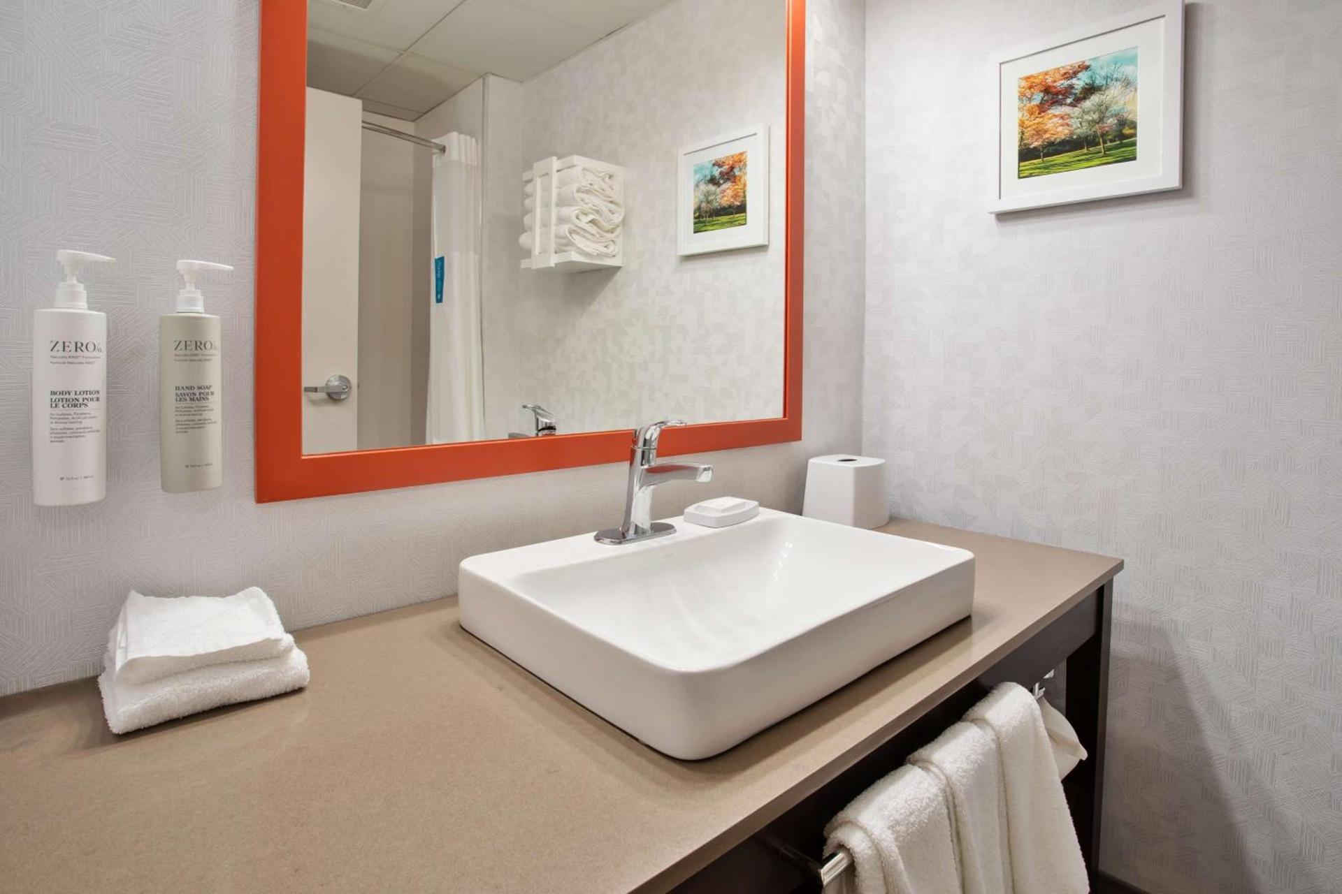 Hampton Inn & Suites By Hilton- Newark Airport Elizabeth photo 23