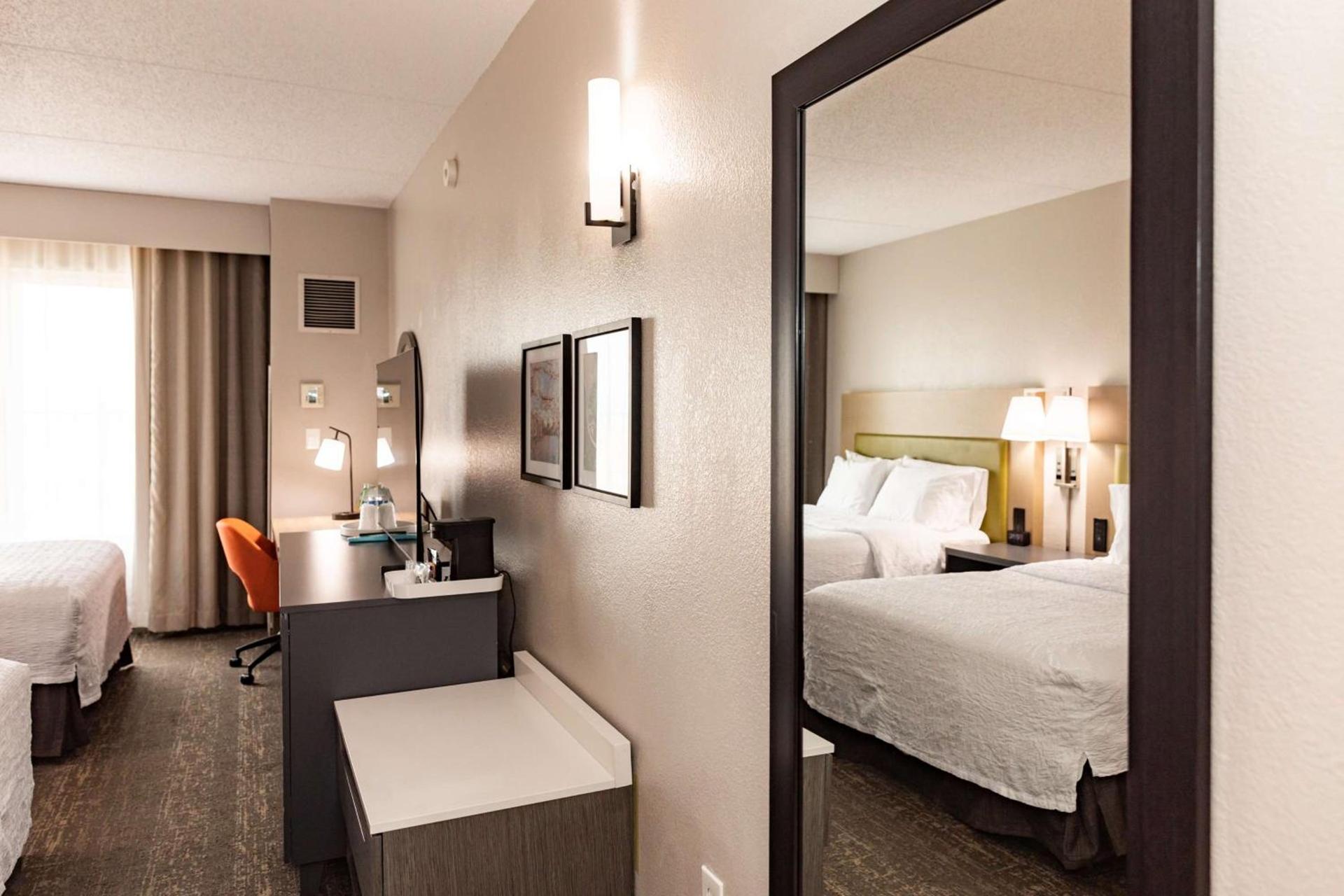 Hampton Inn & Suites By Hilton- Newark Airport Elizabeth photo 36