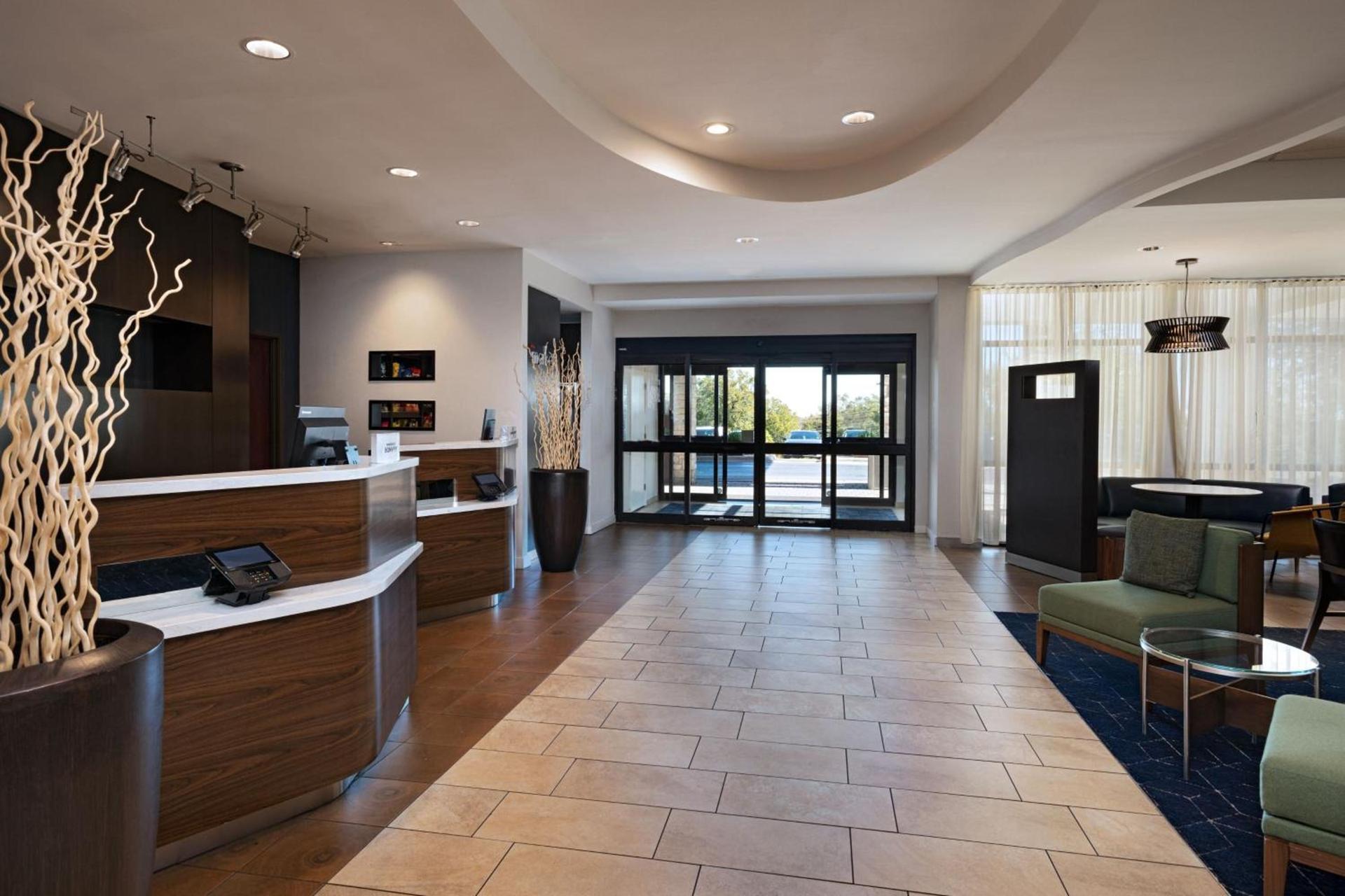 Courtyard Austin Airport photo 2