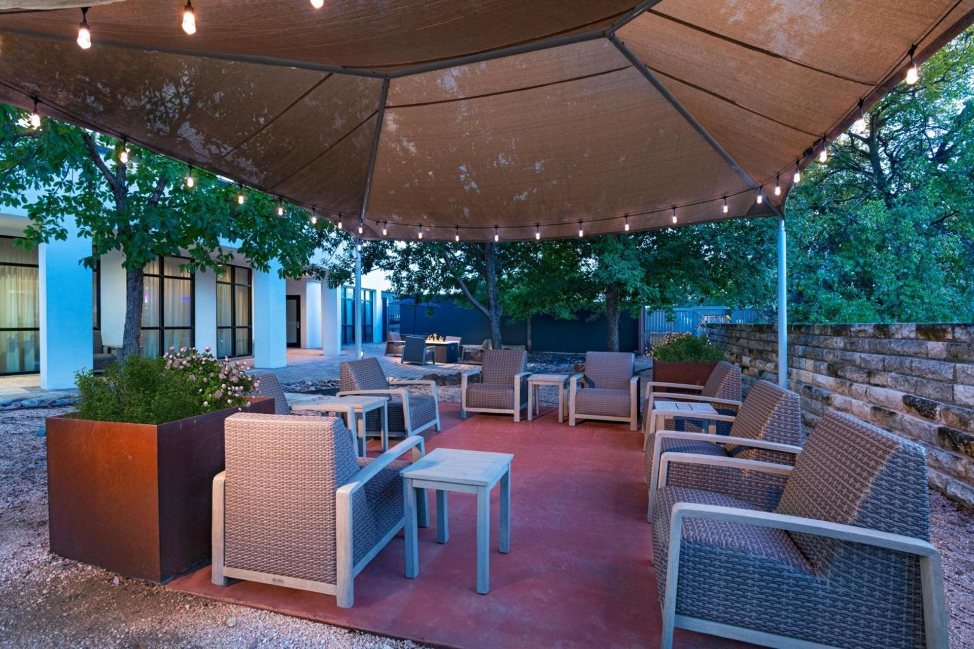 Courtyard Austin Airport photo 24