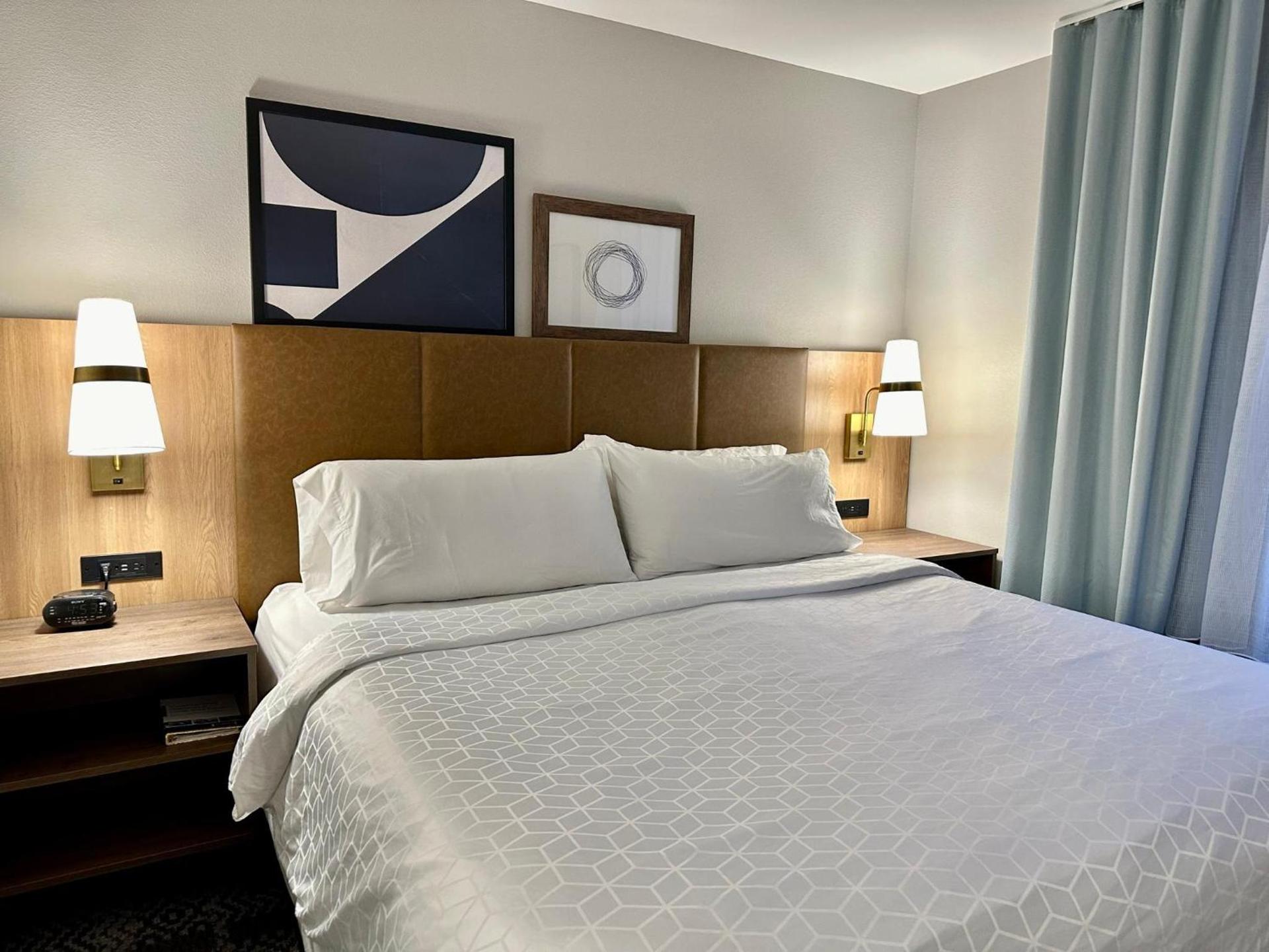 Staybridge Suites Milwaukee West-Oconomowoc by IHG photo 92