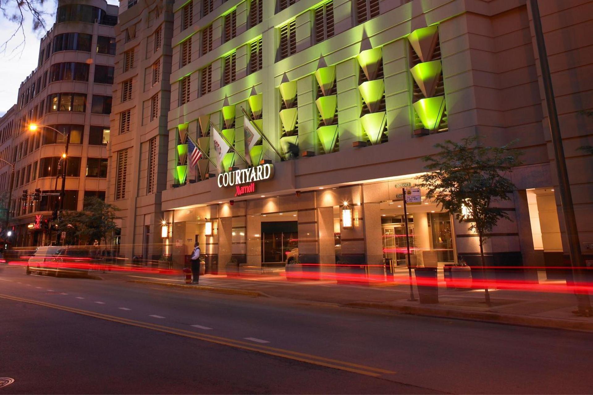Courtyard by Marriott Chicago Downtown/River North photo 4